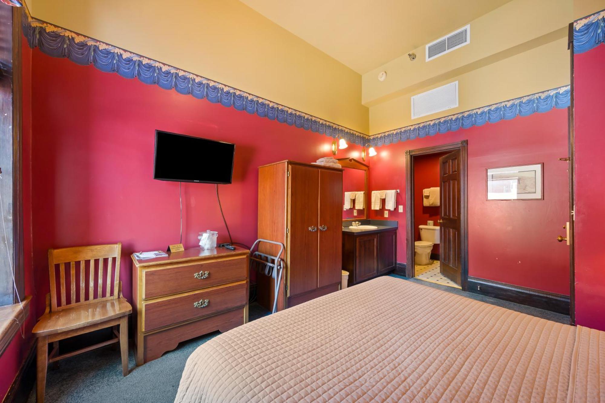 Queen Room - Non-Smoking,1731403363:JPEG