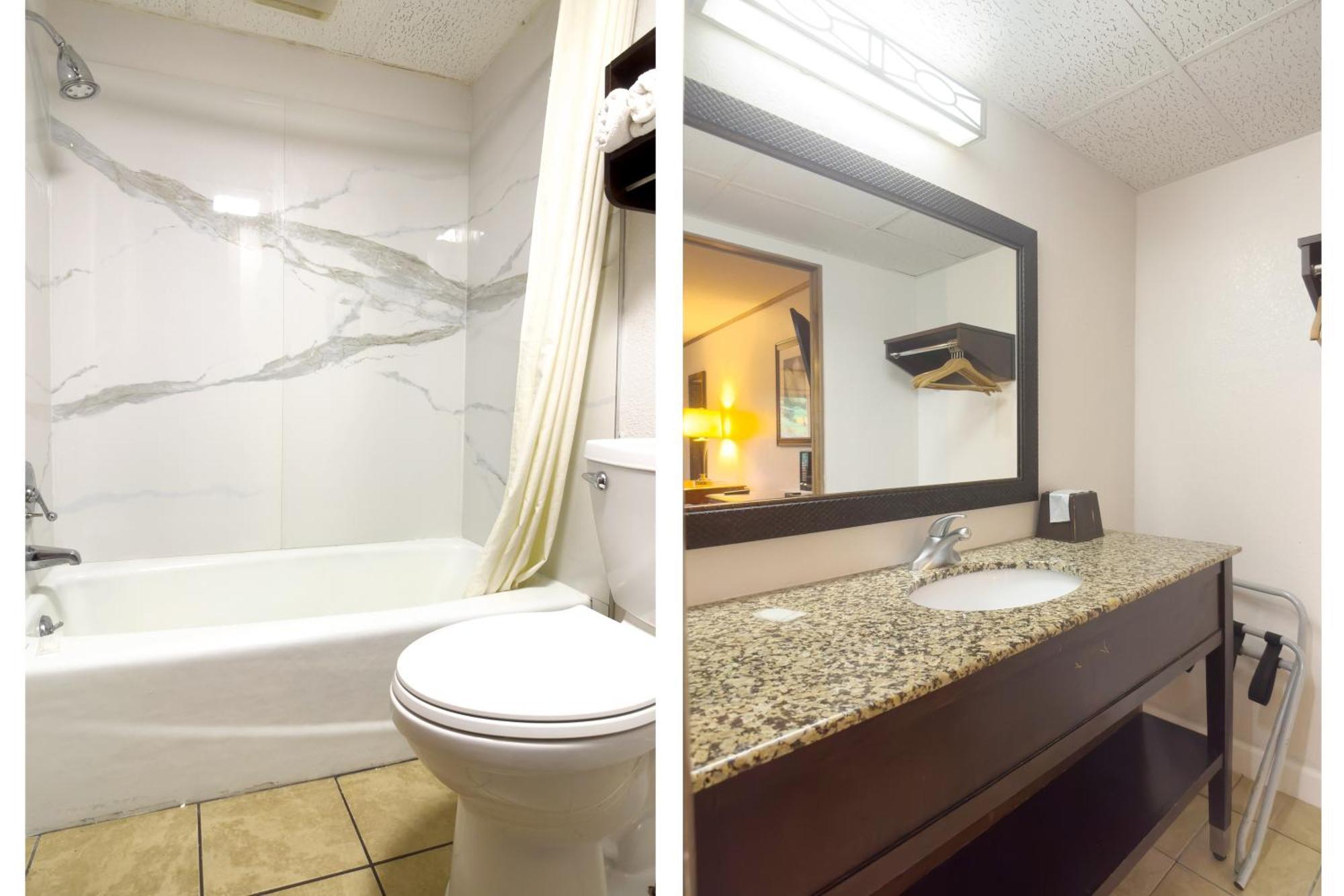 Queen Room - River Front