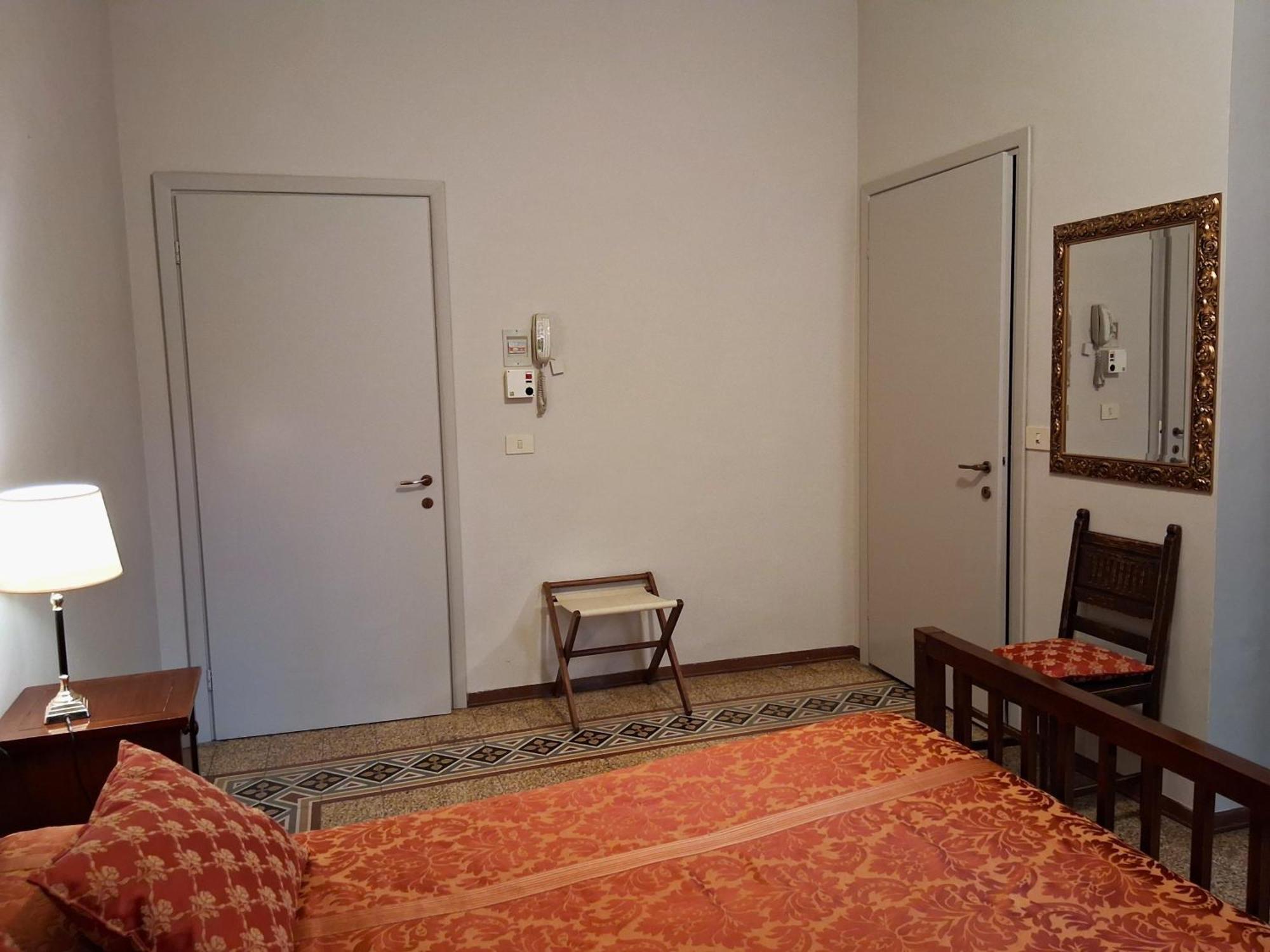 Double Room,1739385233:JPEG