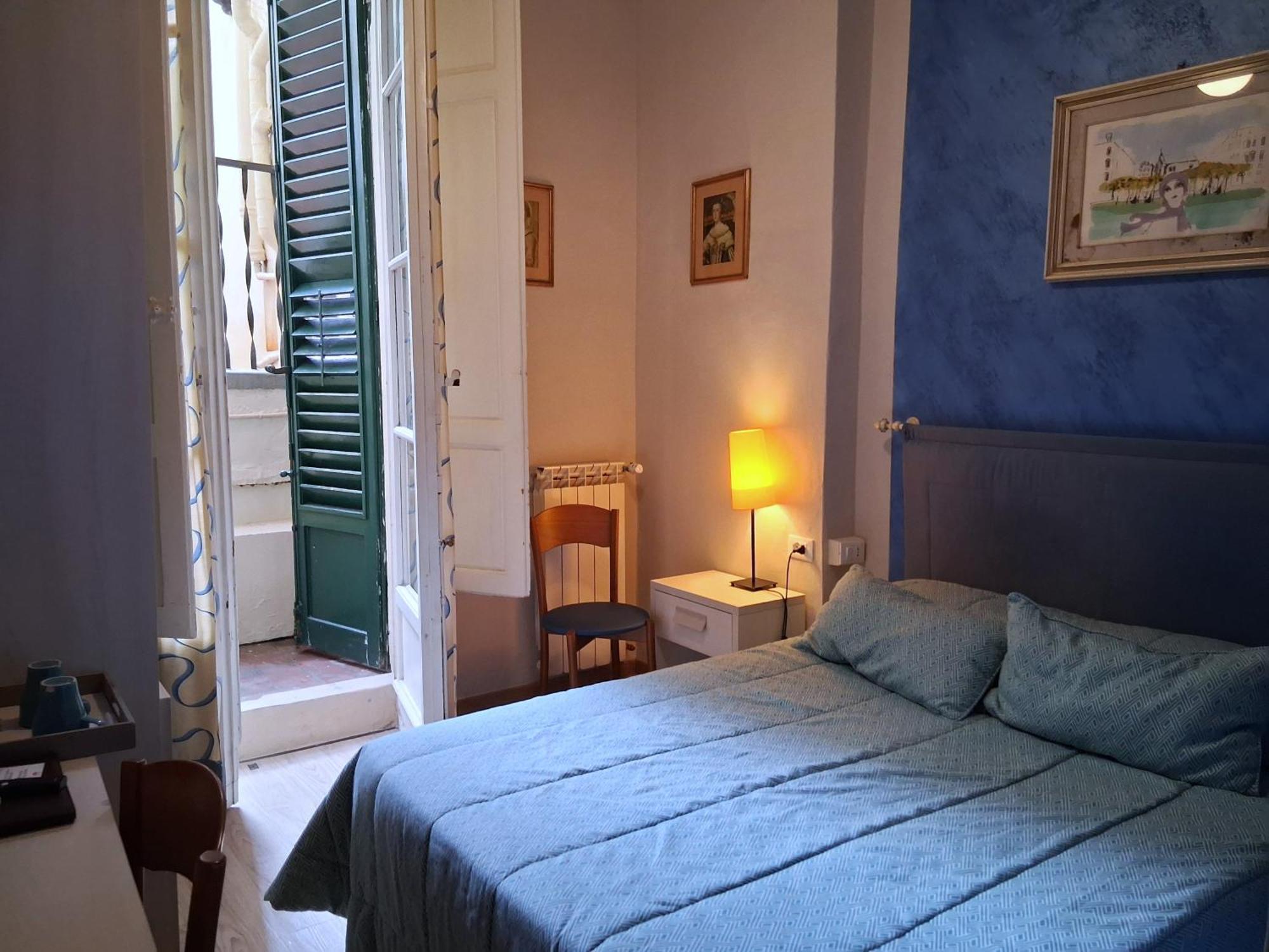 Small Double Room,1739385242:JPEG