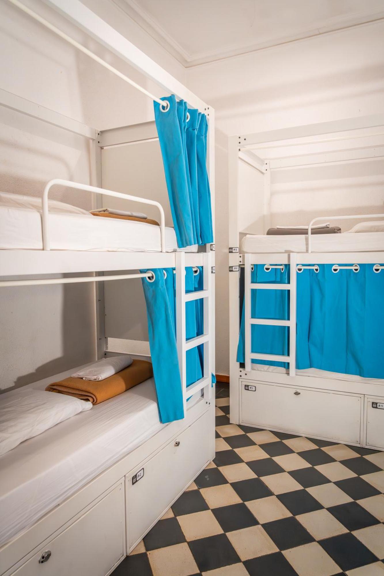 Bed 4-Bed Female Dormitory Room