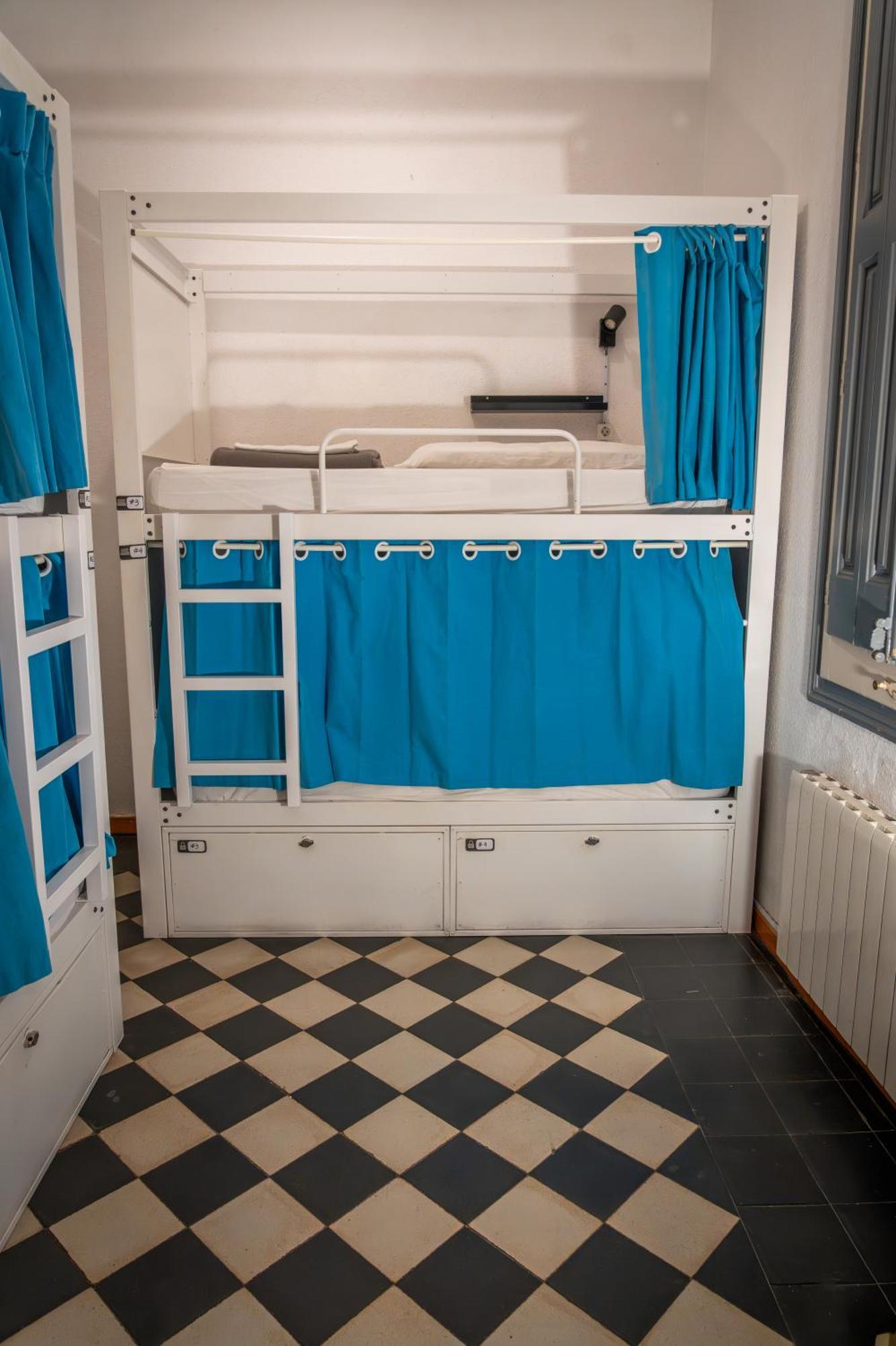 Bed 4-Bed Female Dormitory Room
