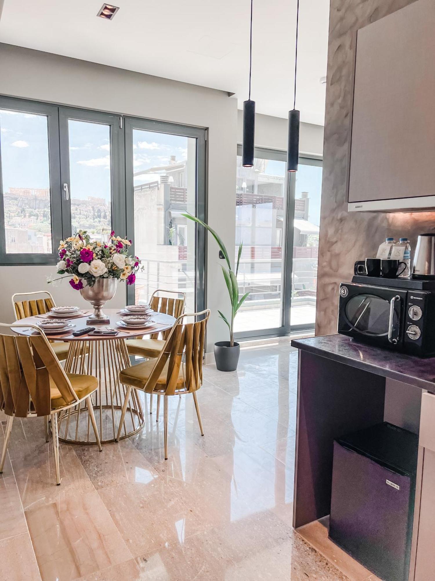 Queen Suite with Acropolis View