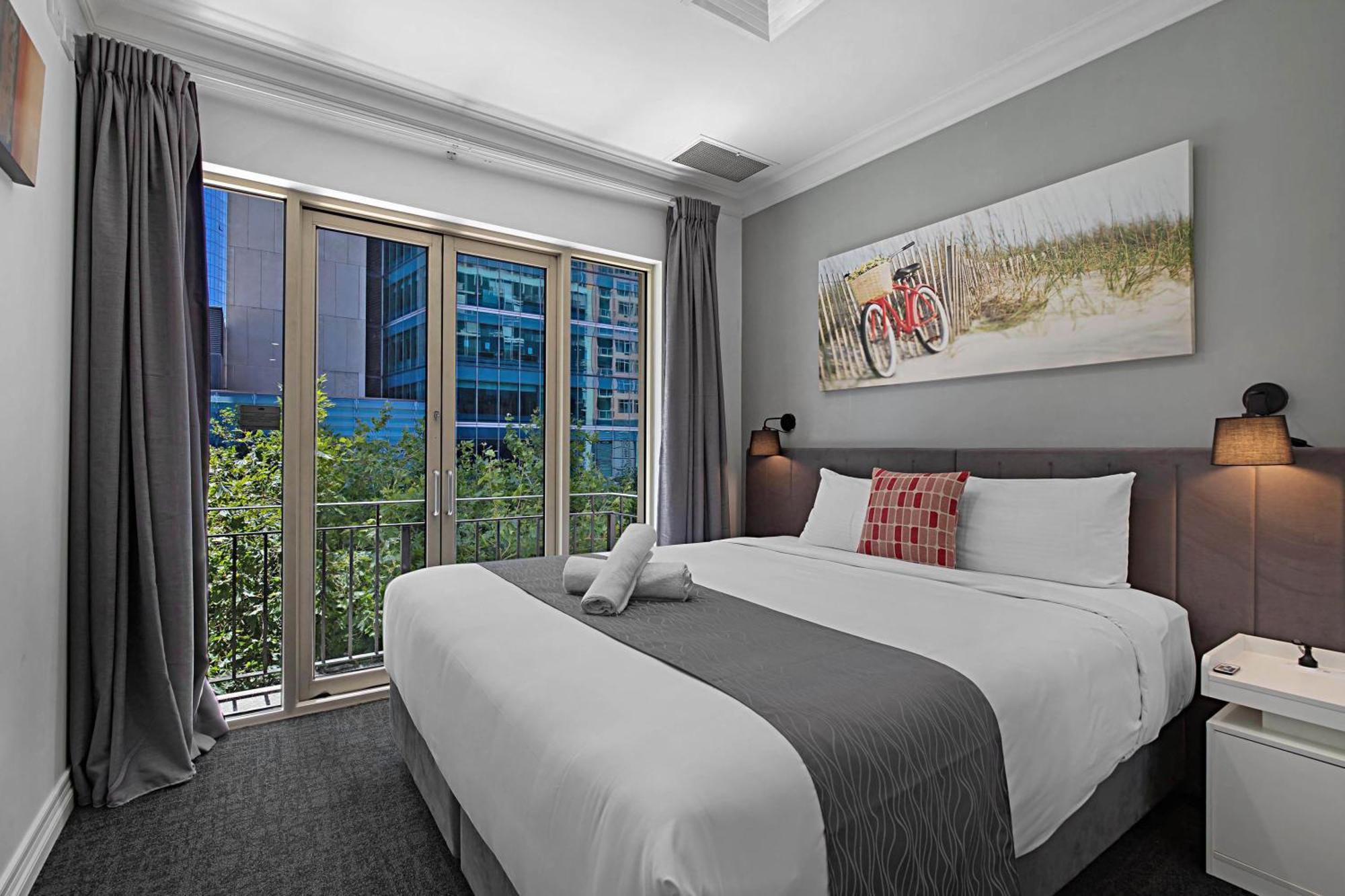 Superior Premier King Apartment - Non-Smoking