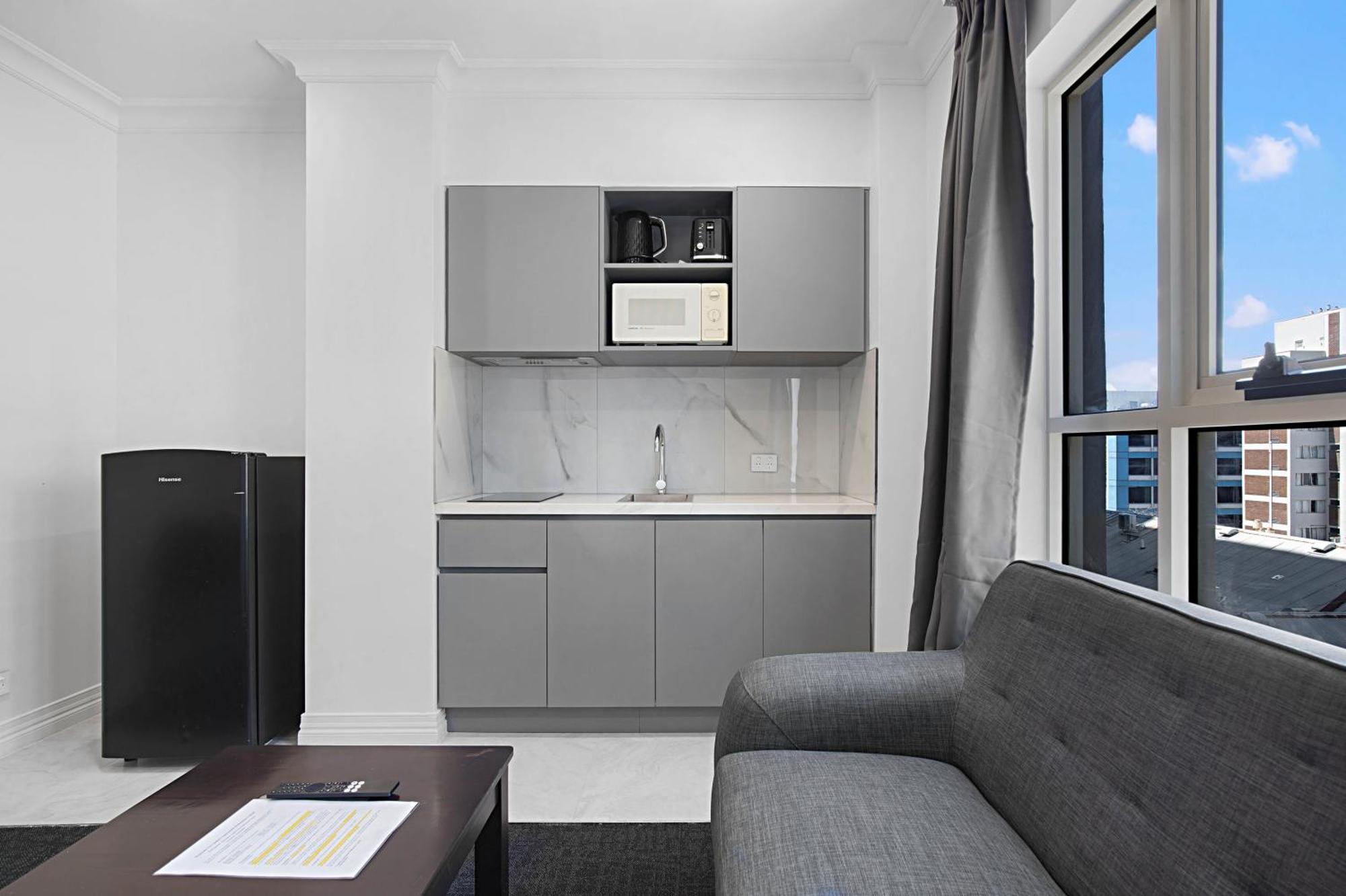 Superior Deluxe King Apartment - Non-Smoking