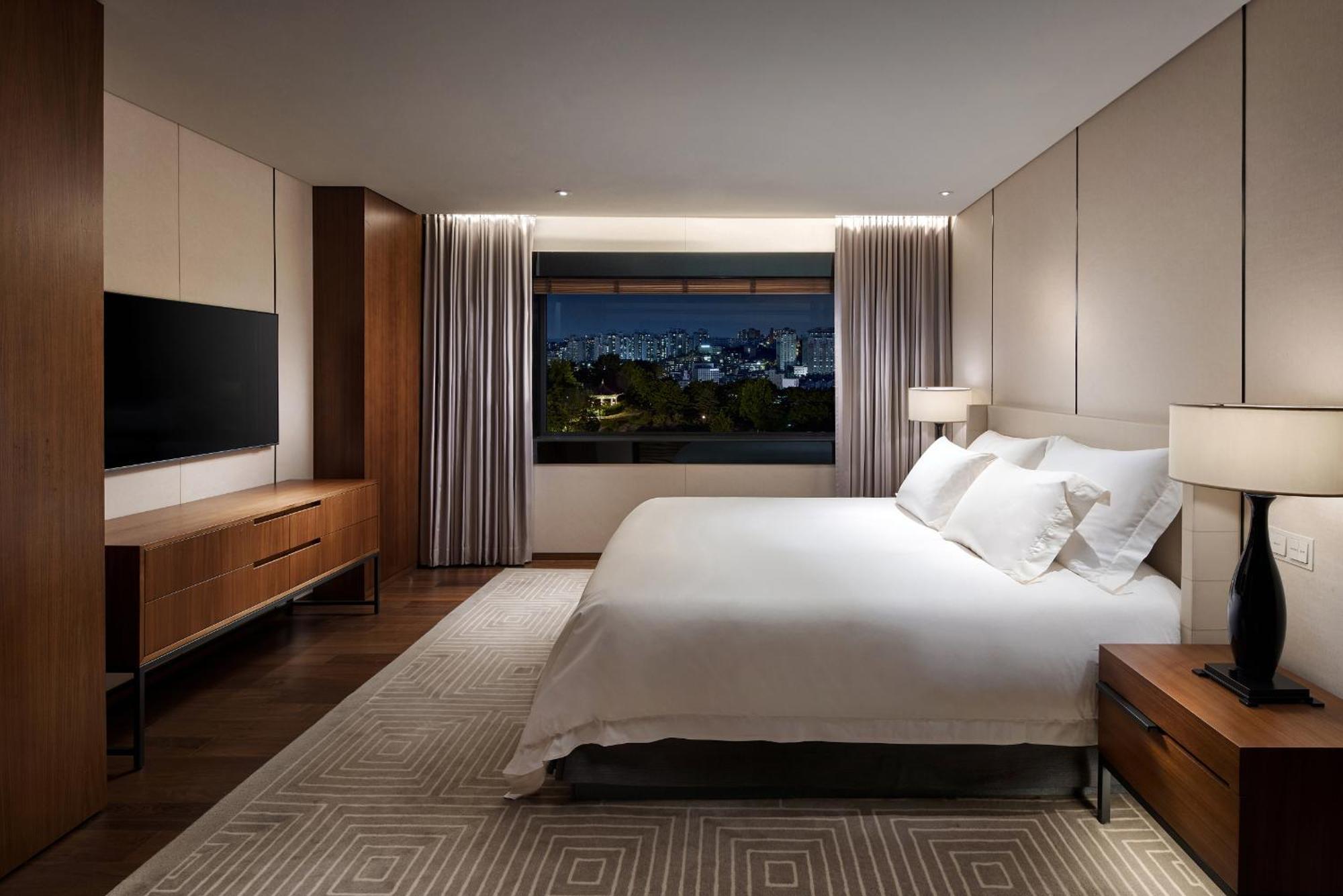Superior Suite Double Room Indoor Pool Access Only,573977661:JPEG