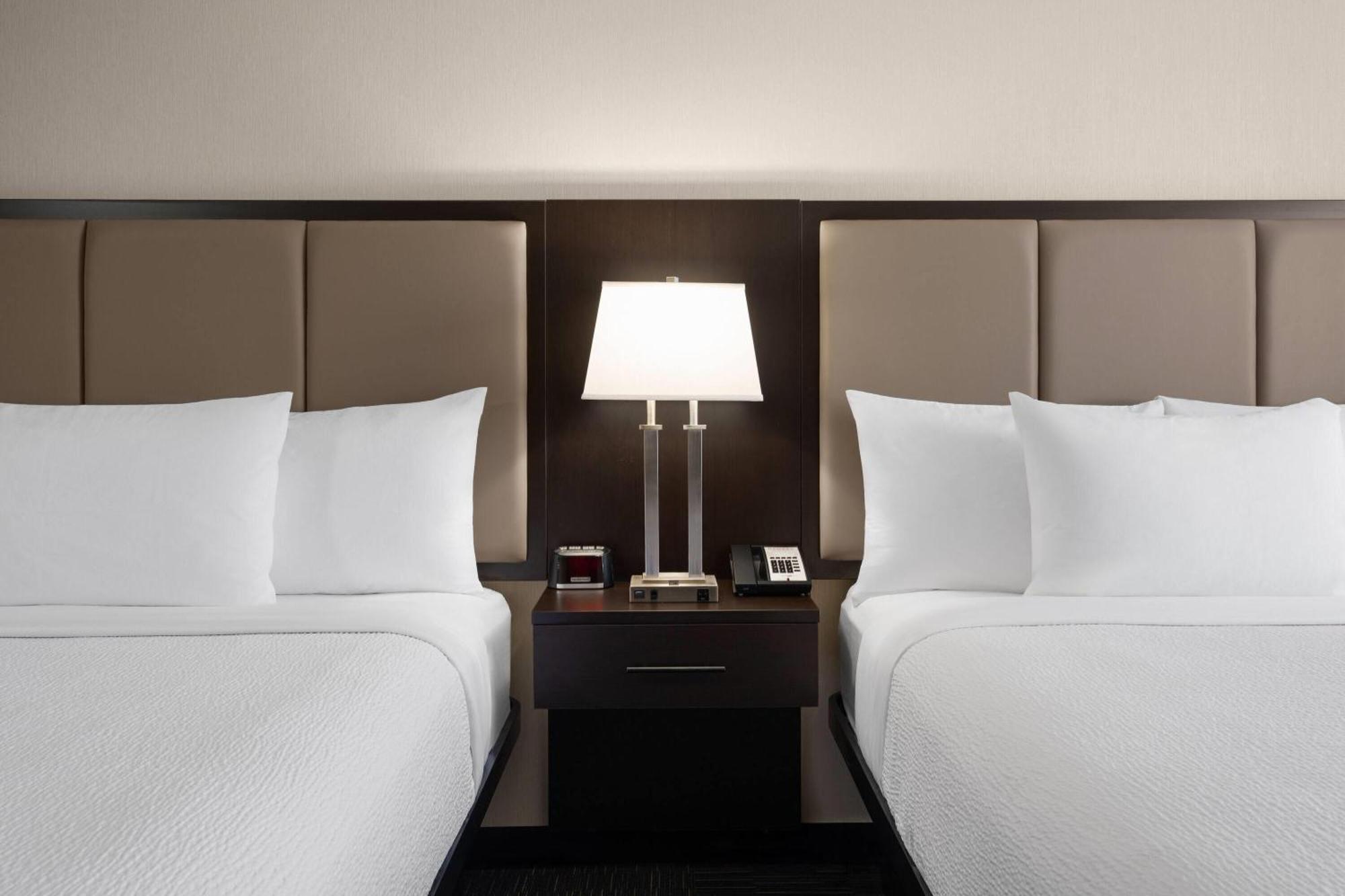 Executive Queen Room with Two Queen Beds - Non-Smoking