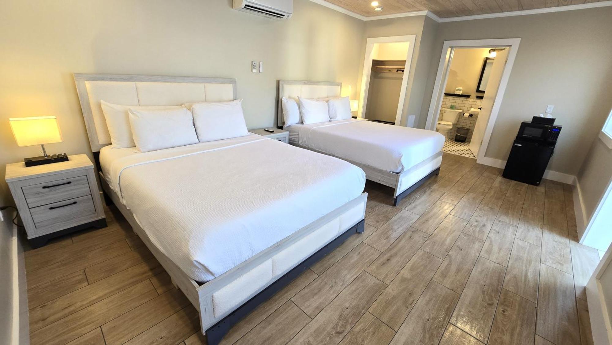 Standard Queen Room