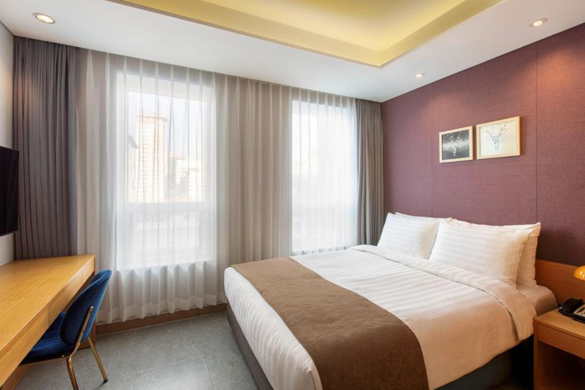 Deluxe Double Room,1742894889:JPEG