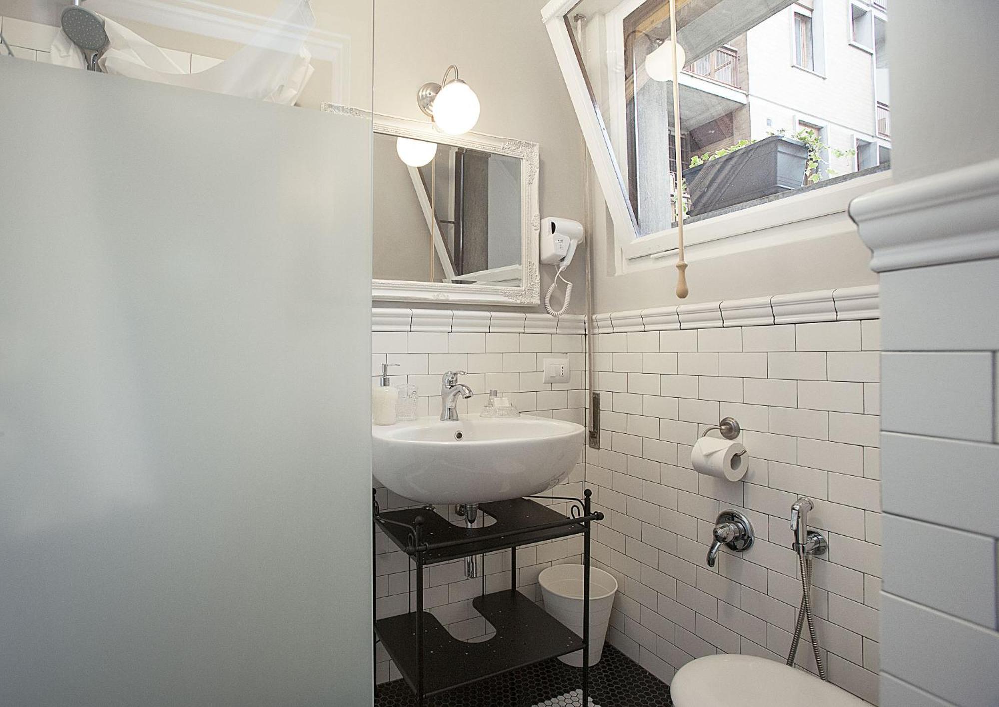 Single Room Shower