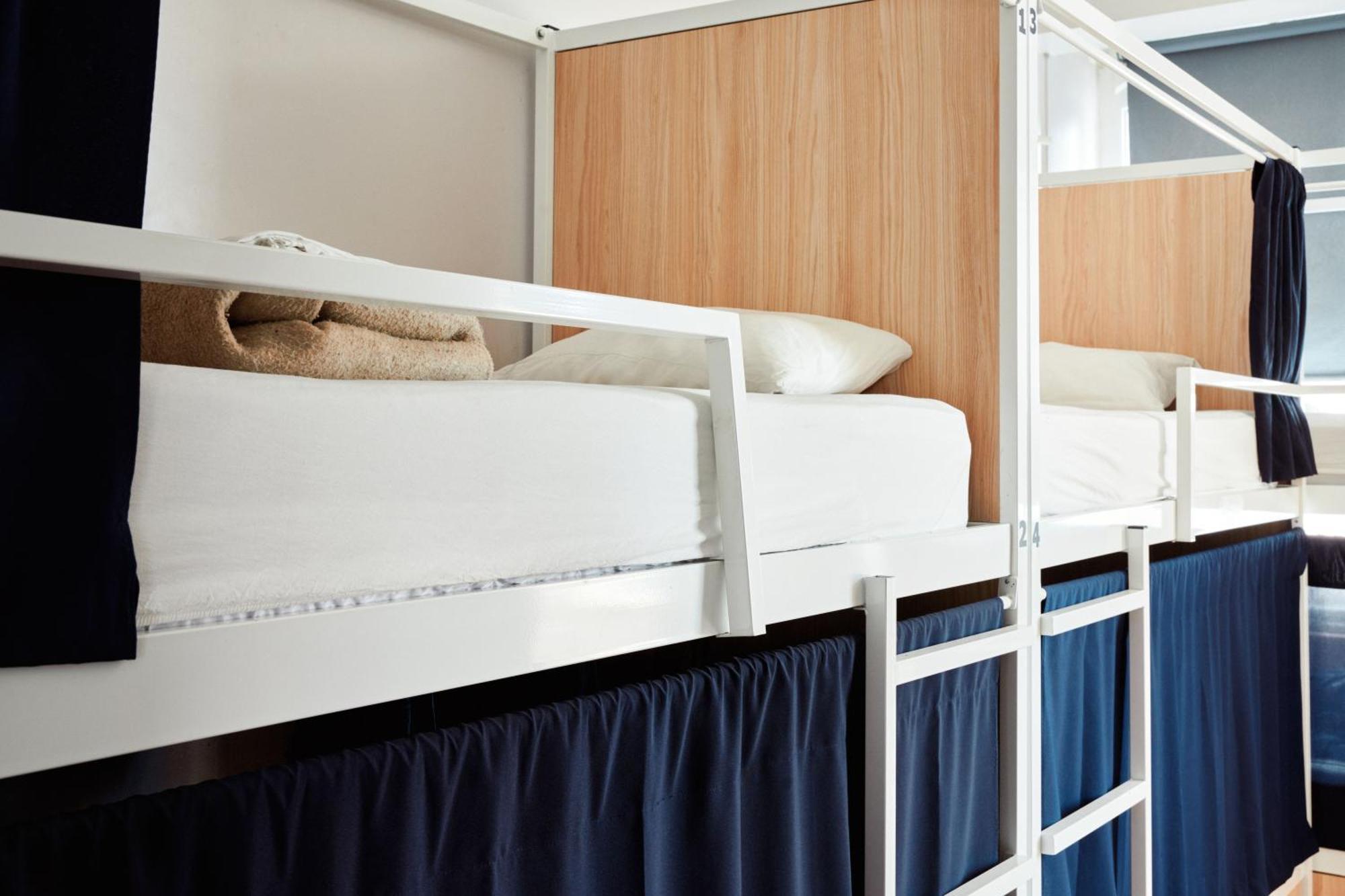 Bed 8-Bed Dormitory Room