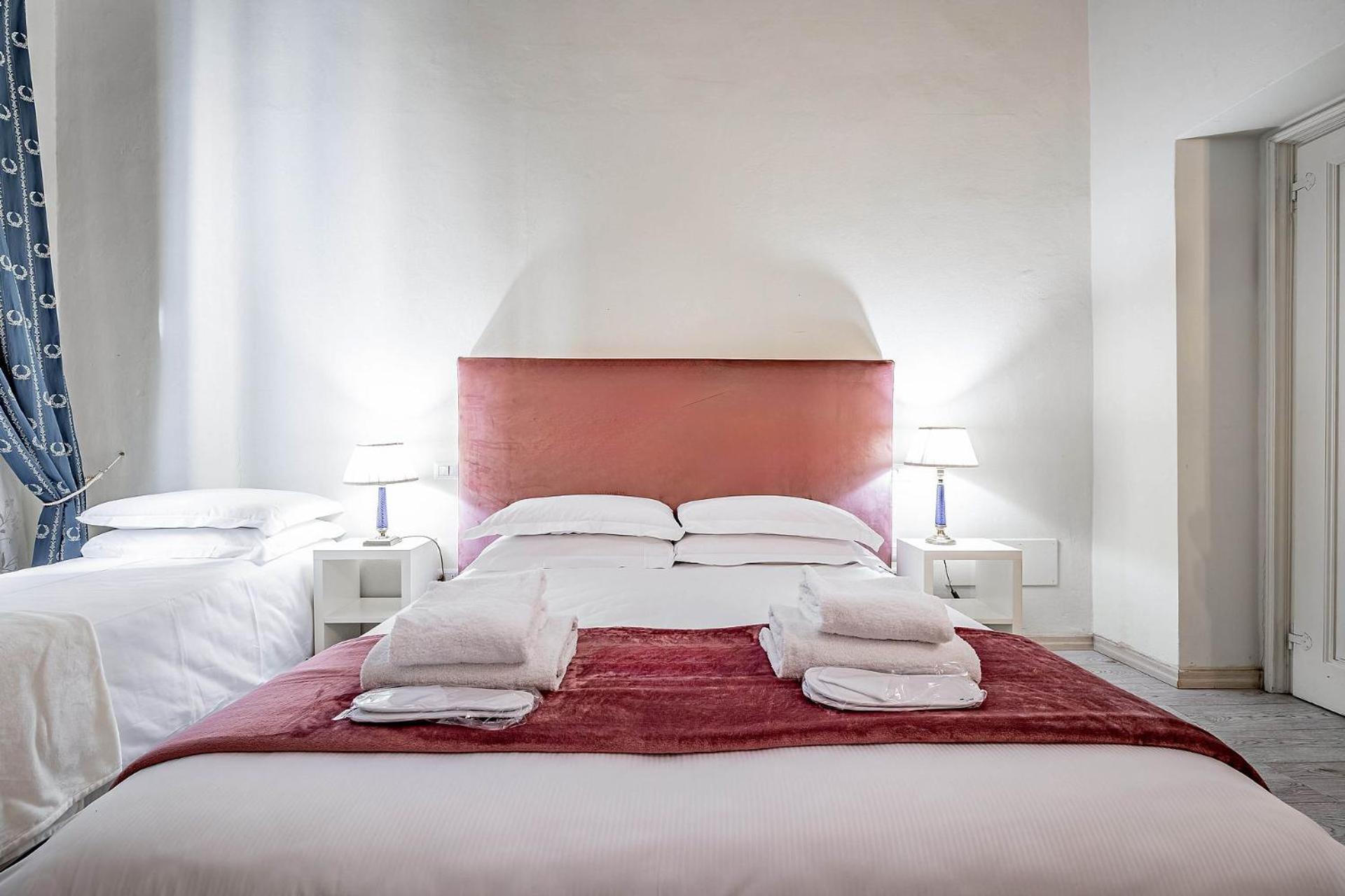 Deluxe Double Room bathtub