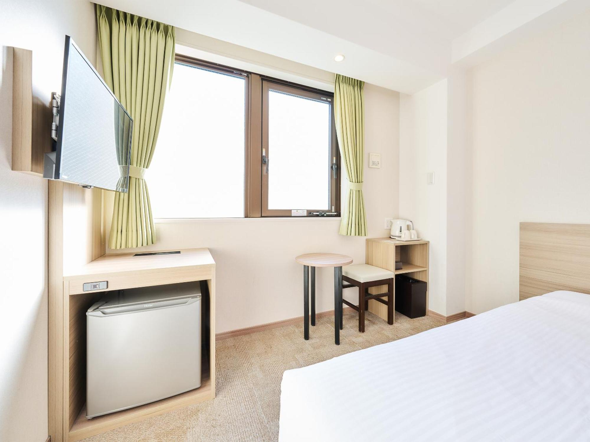 Hollywood Twin Room