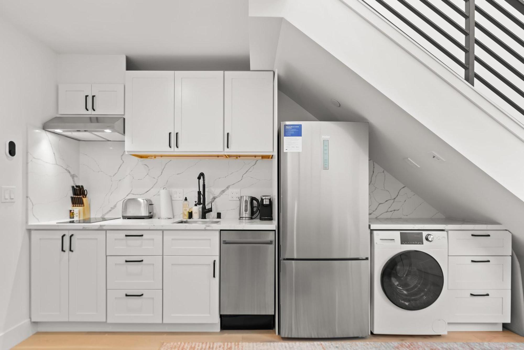 Deluxe Loft (Self Check-in with Virtual Front Desk)