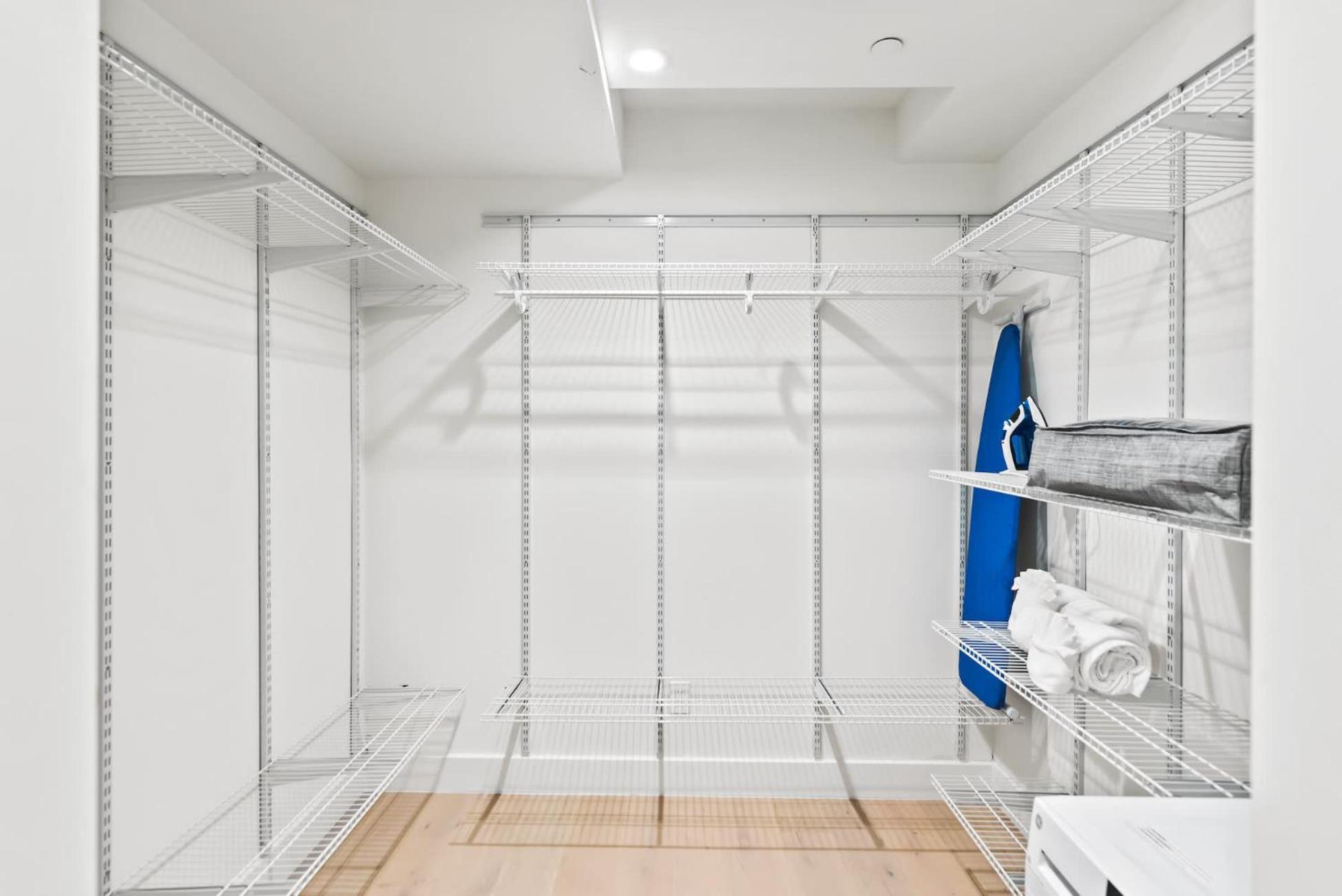 Deluxe Queen Studio (Self Check-in with Virtual Front Desk)