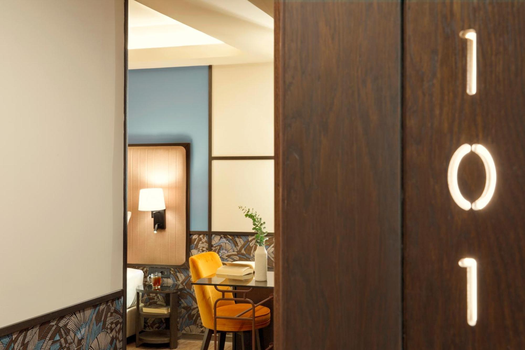 Deluxe Twin Room with City View
