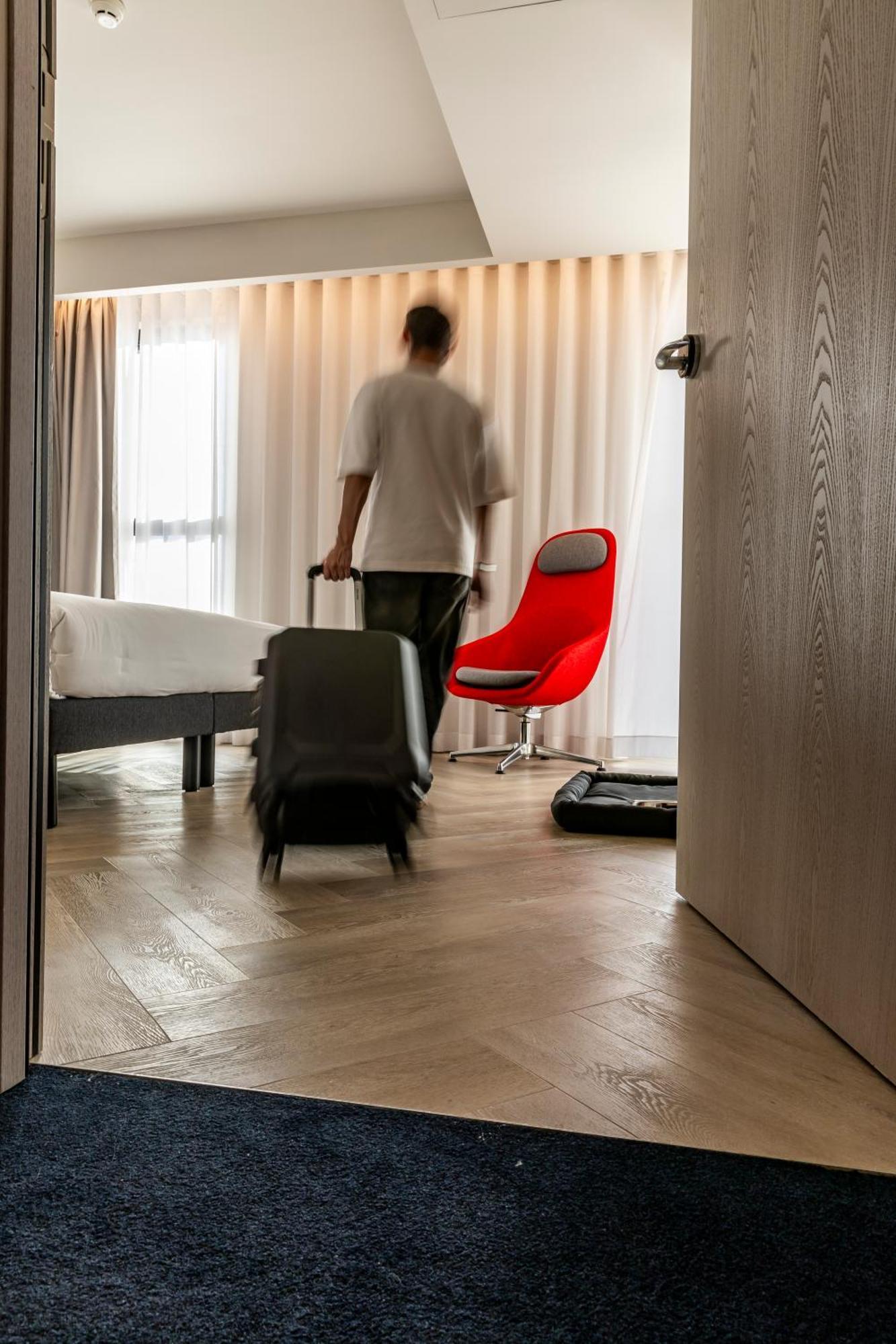 Standard King Room - Free Breakfast