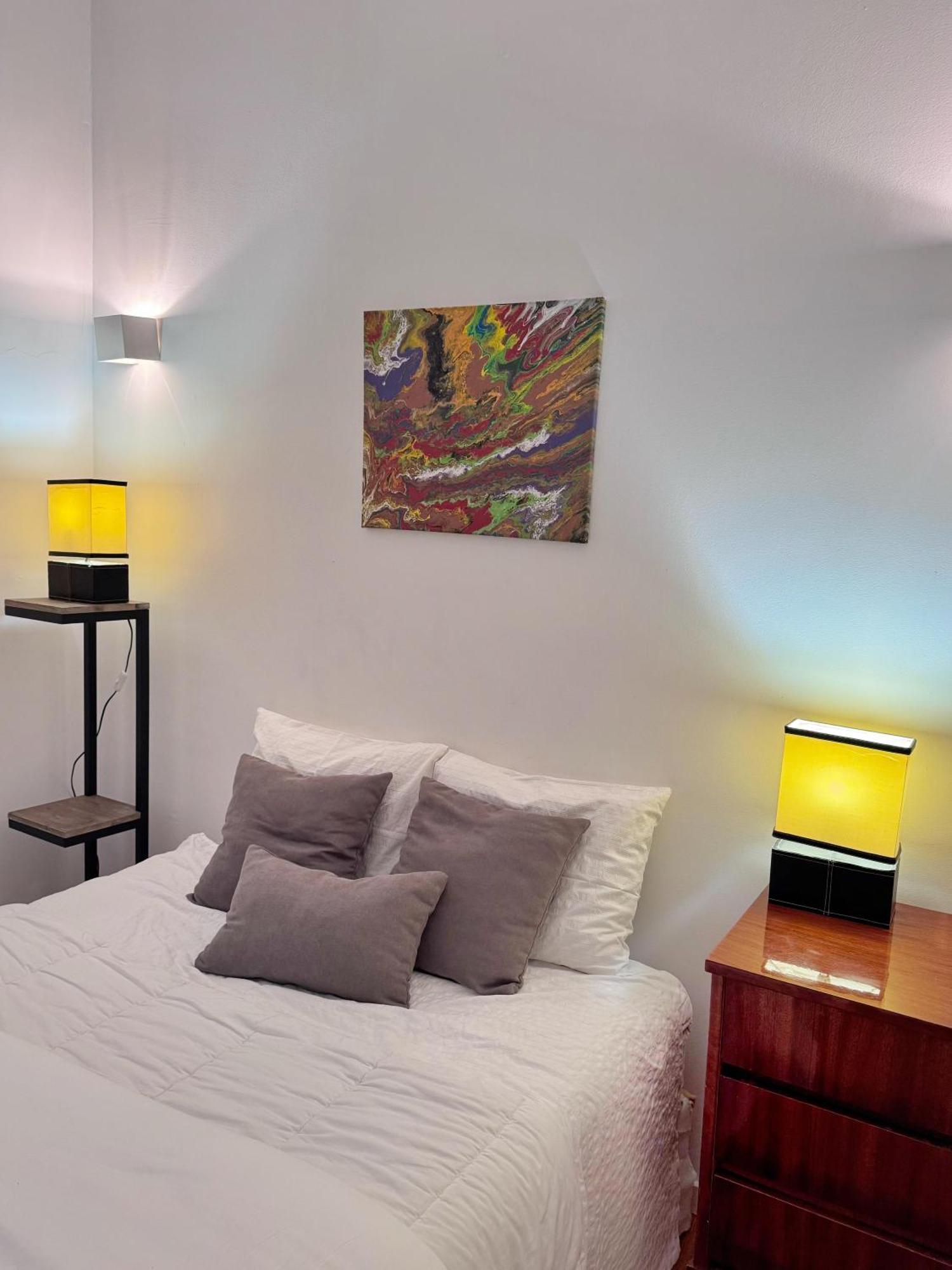 One-Bedroom Apartment City View