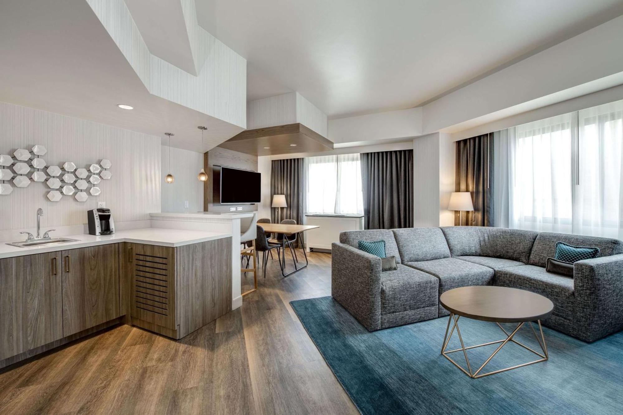 One-Bedroom Oakhurst King Suite,1746851852:JPEG