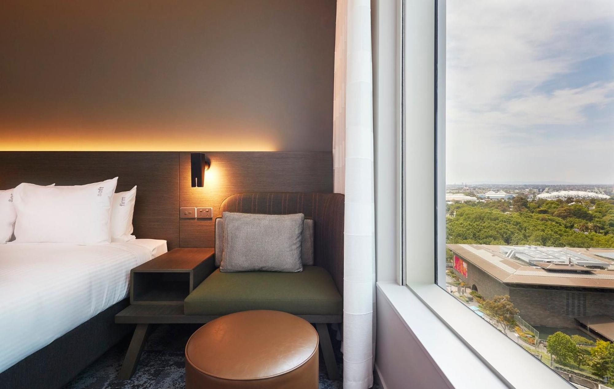 Standard Queen Room - High Floor/Free Breakfast