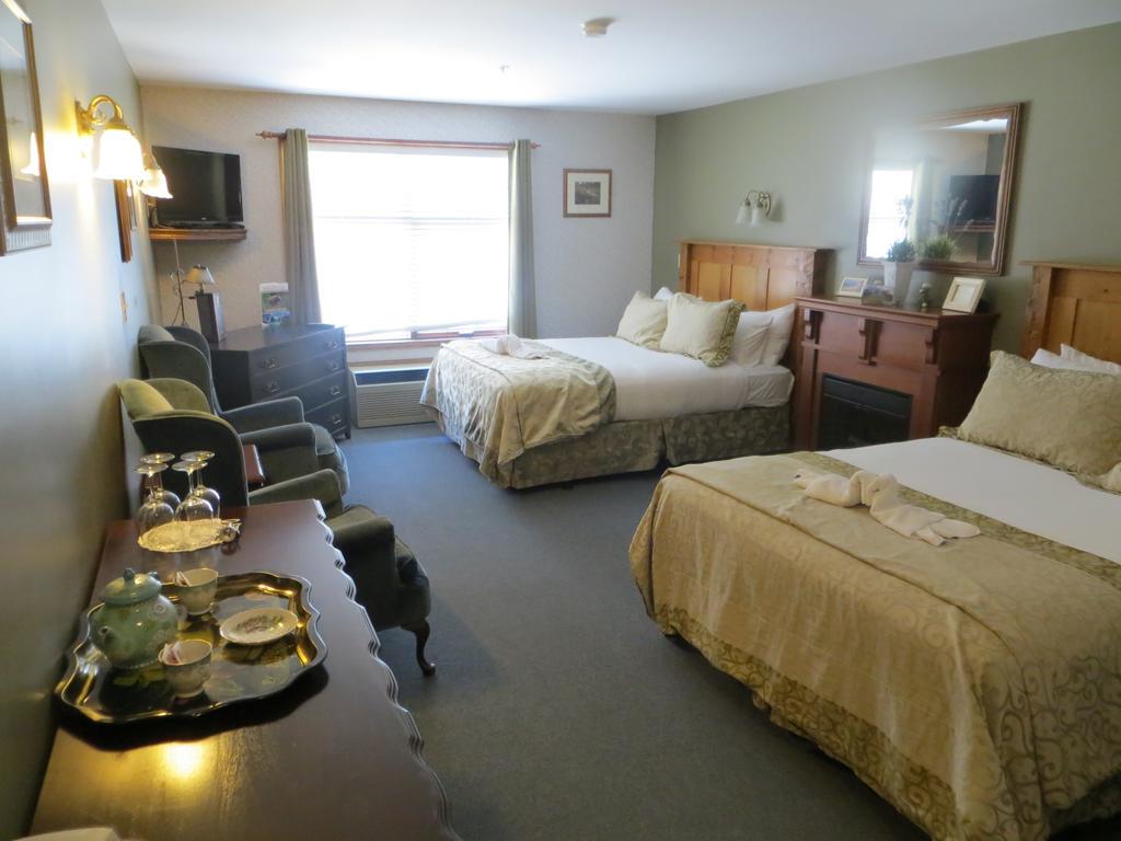Queen Room with Two Queen Beds