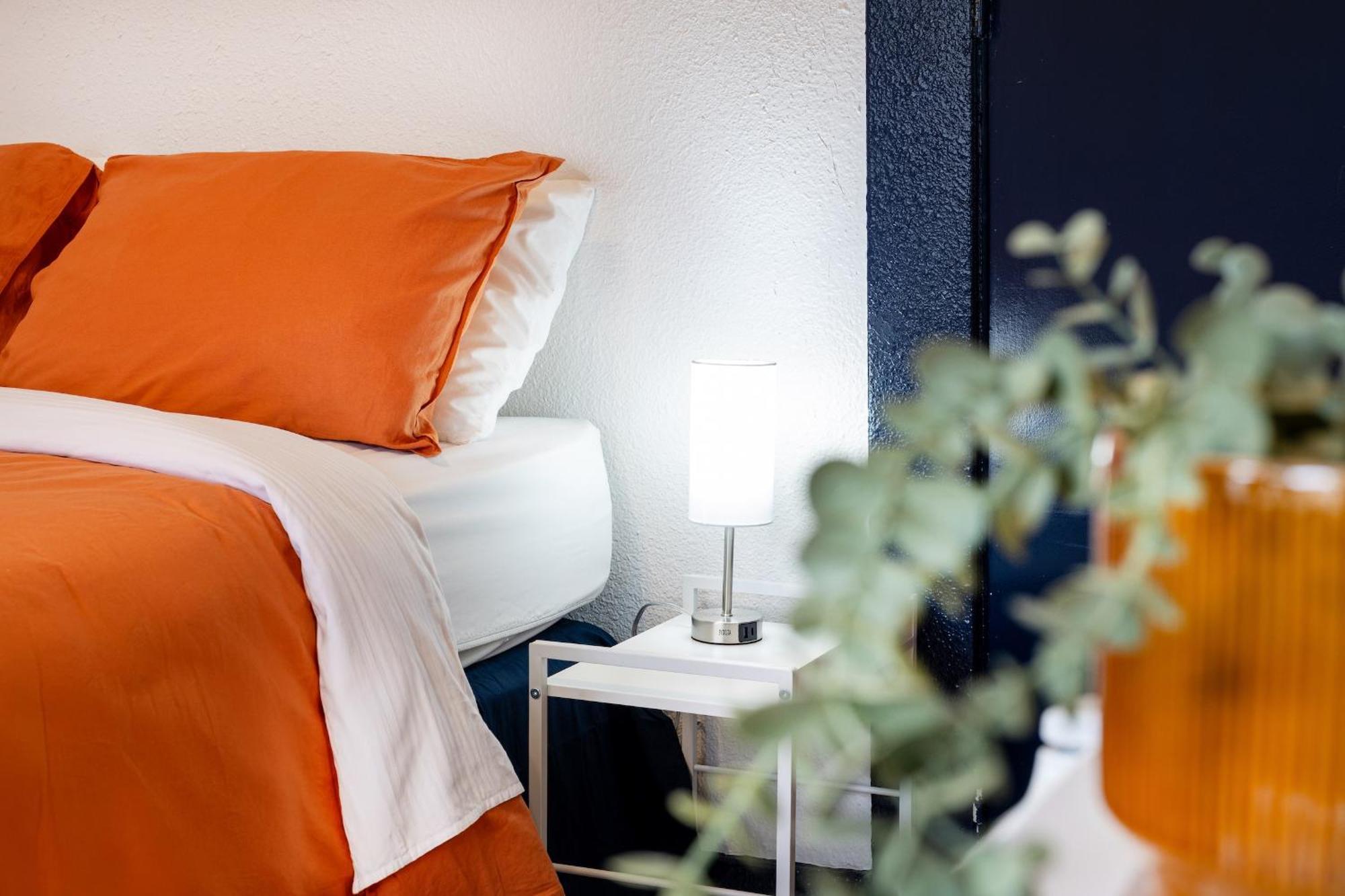 Queen Room with shared Washroom