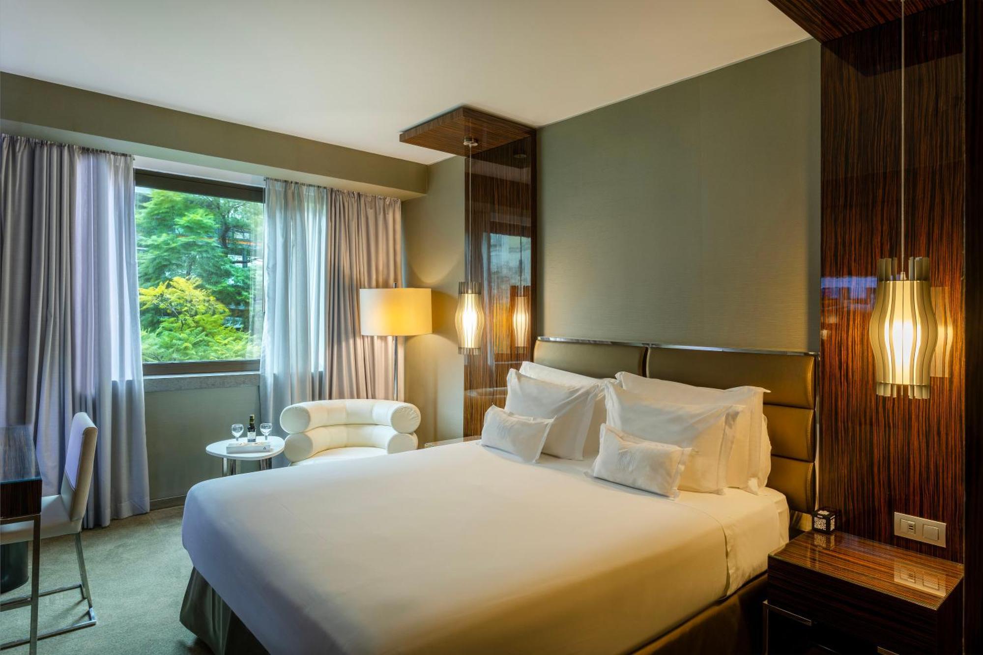 Deluxe Premier King Room