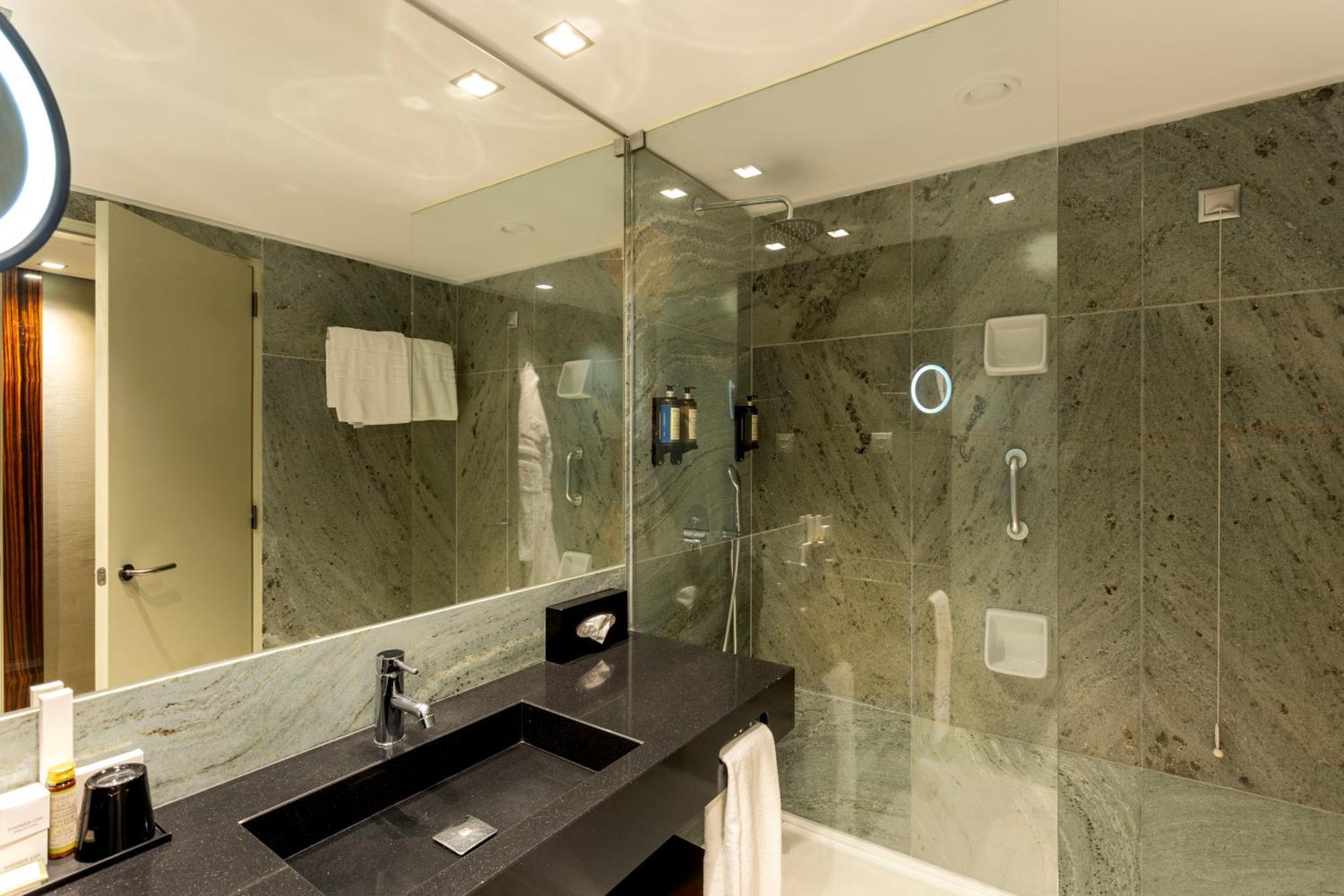 Deluxe Premier King Room
