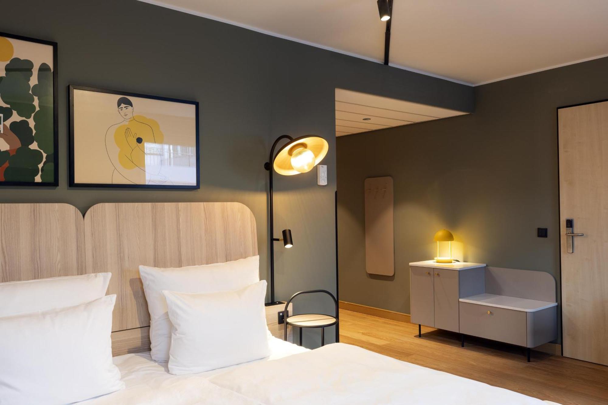 Standard King Room