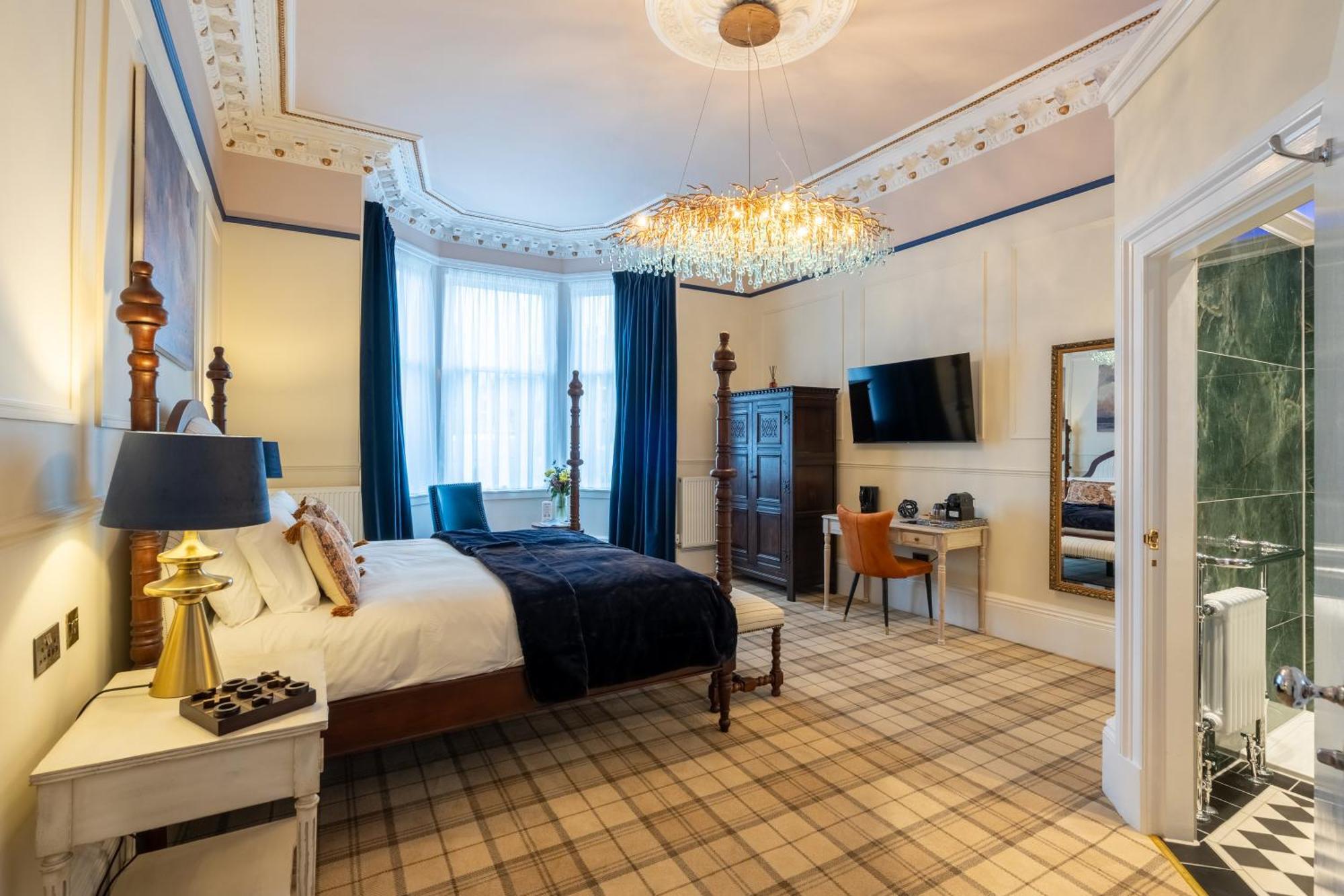 Superior King Room,1756500968:JPEG