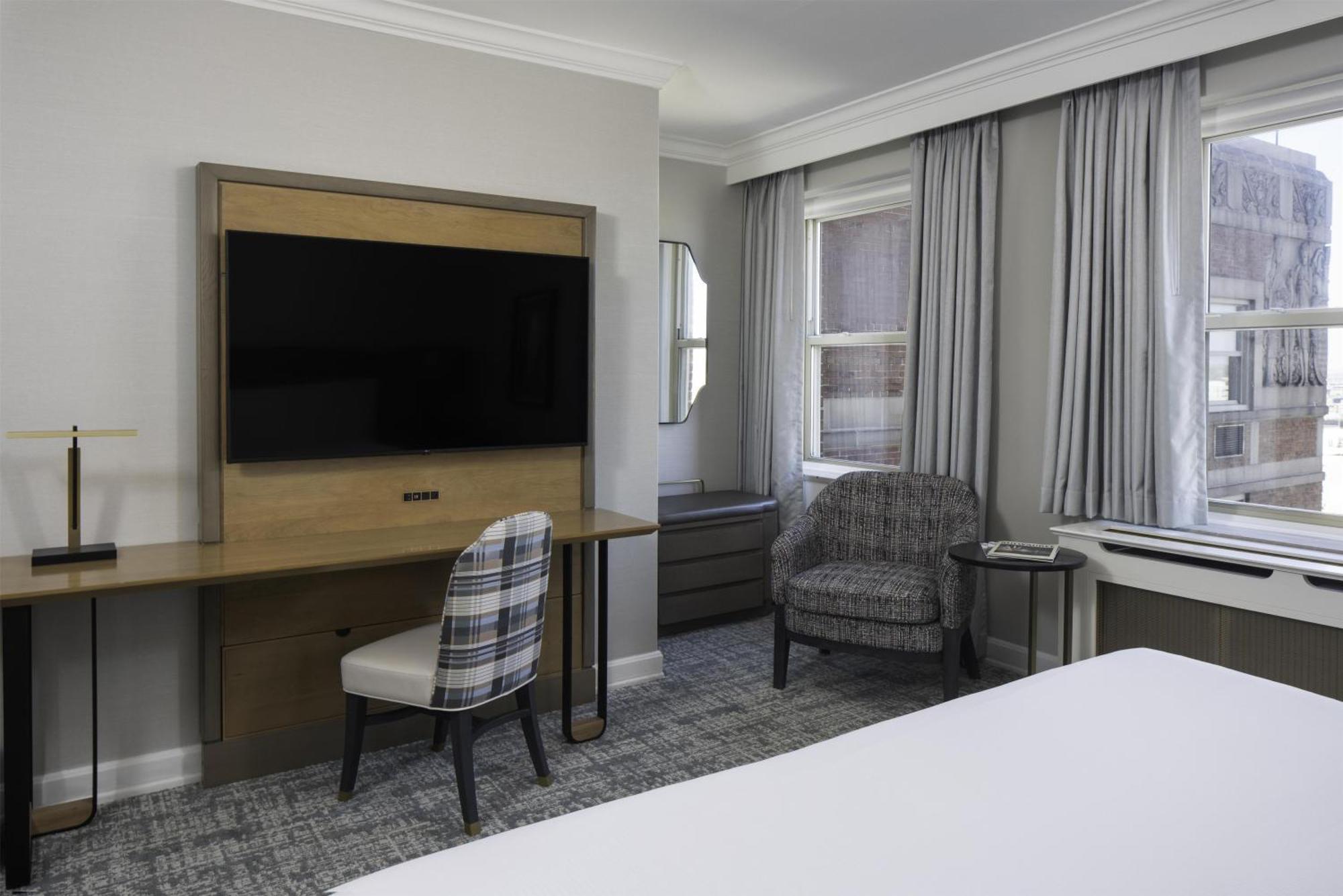 Deluxe King Room