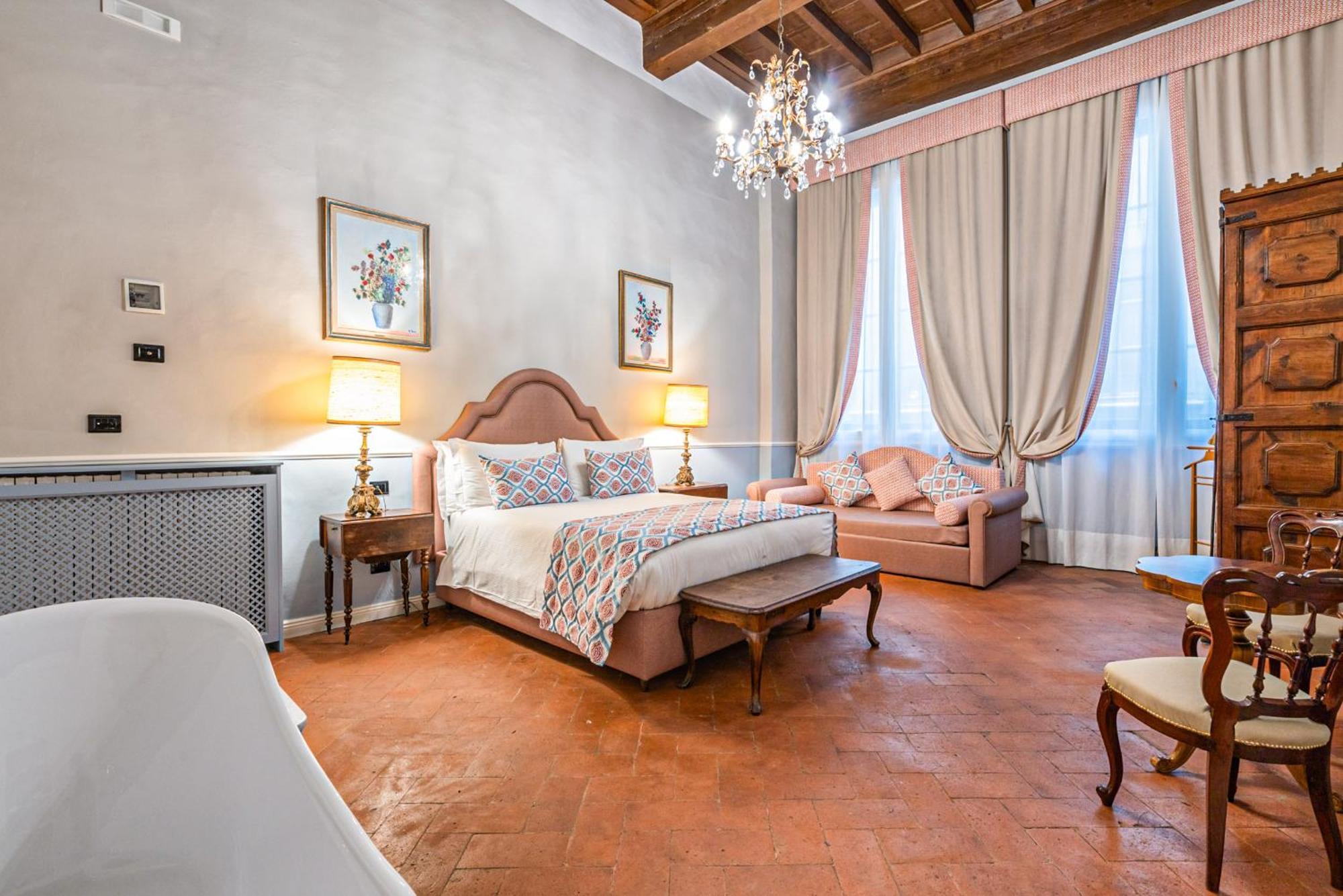 Deluxe Queen Room