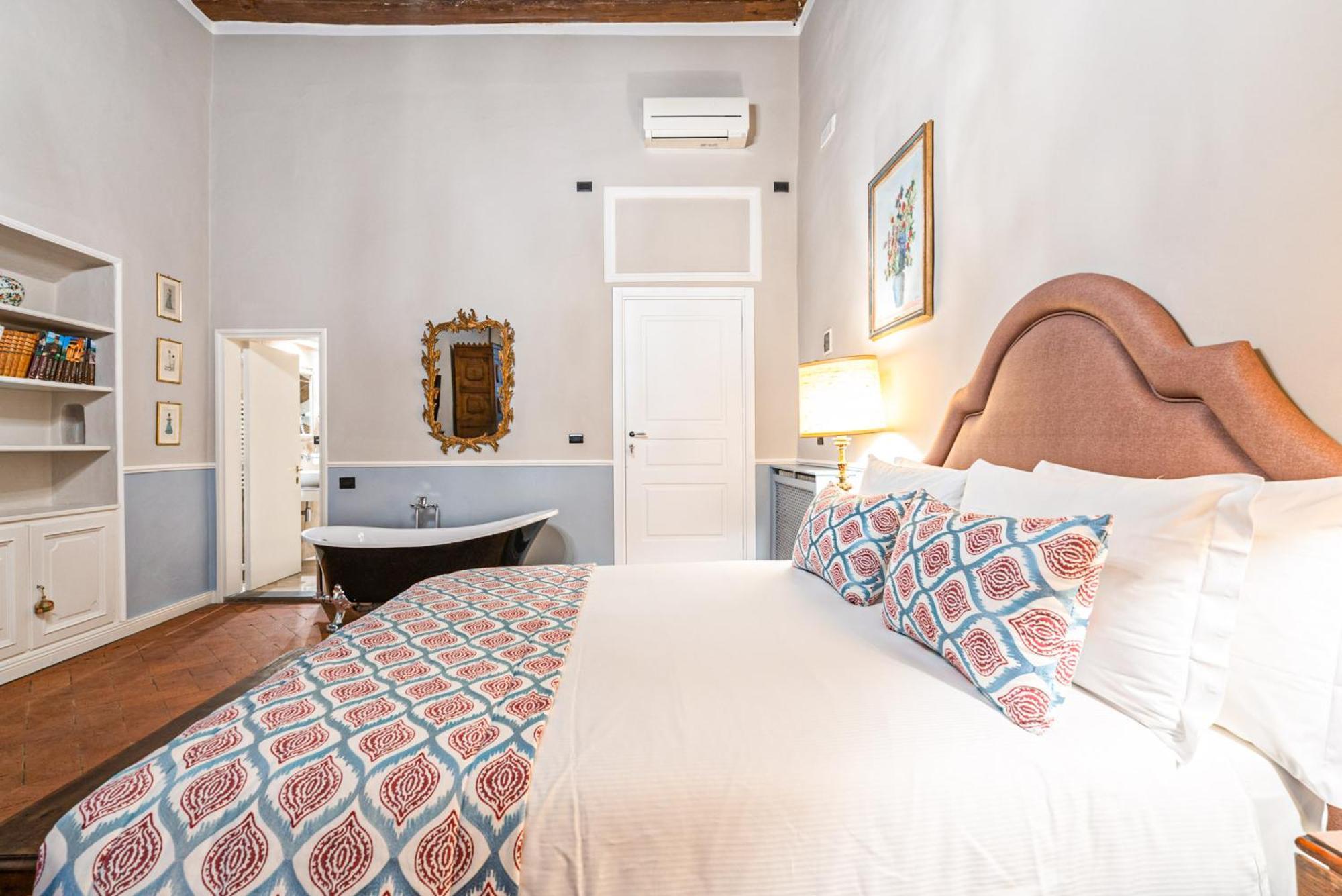 Deluxe Queen Room