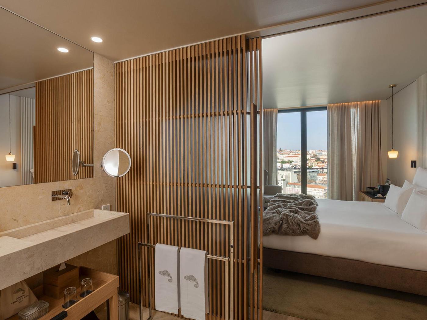 Superior Double or Twin Room City View