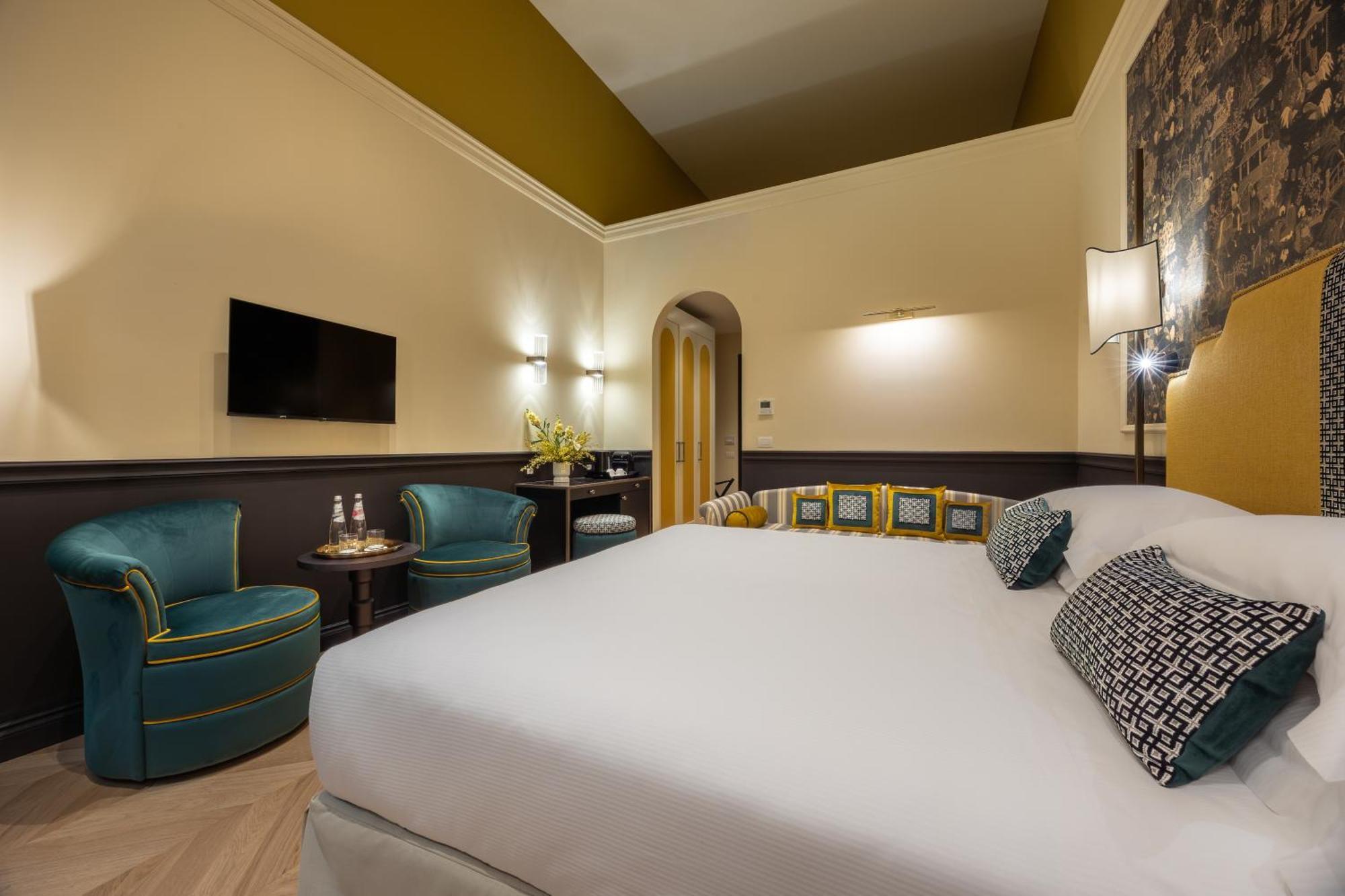 Deluxe King Room