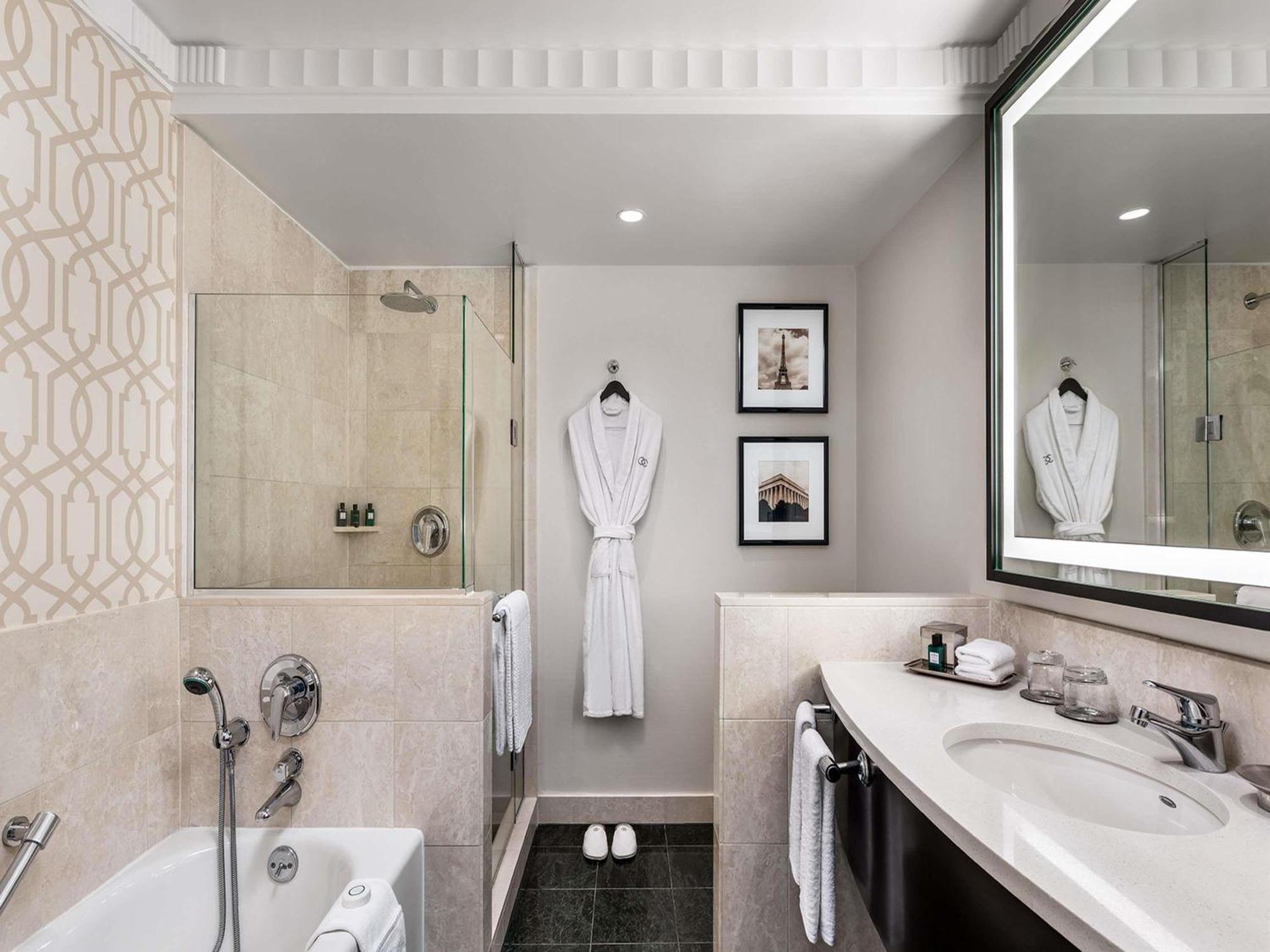 Luxury King Room