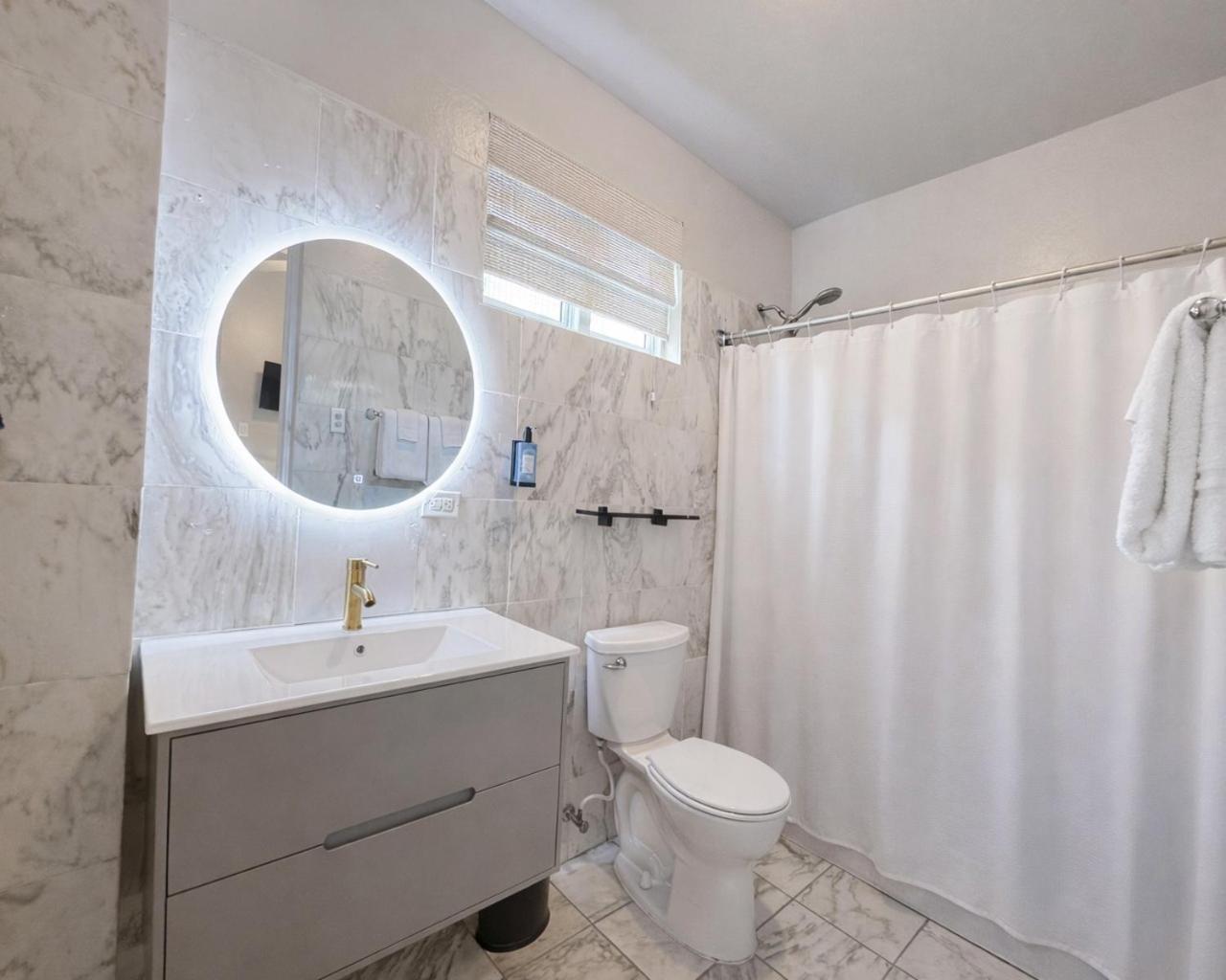 Small Single Room,1769515592:JPEG