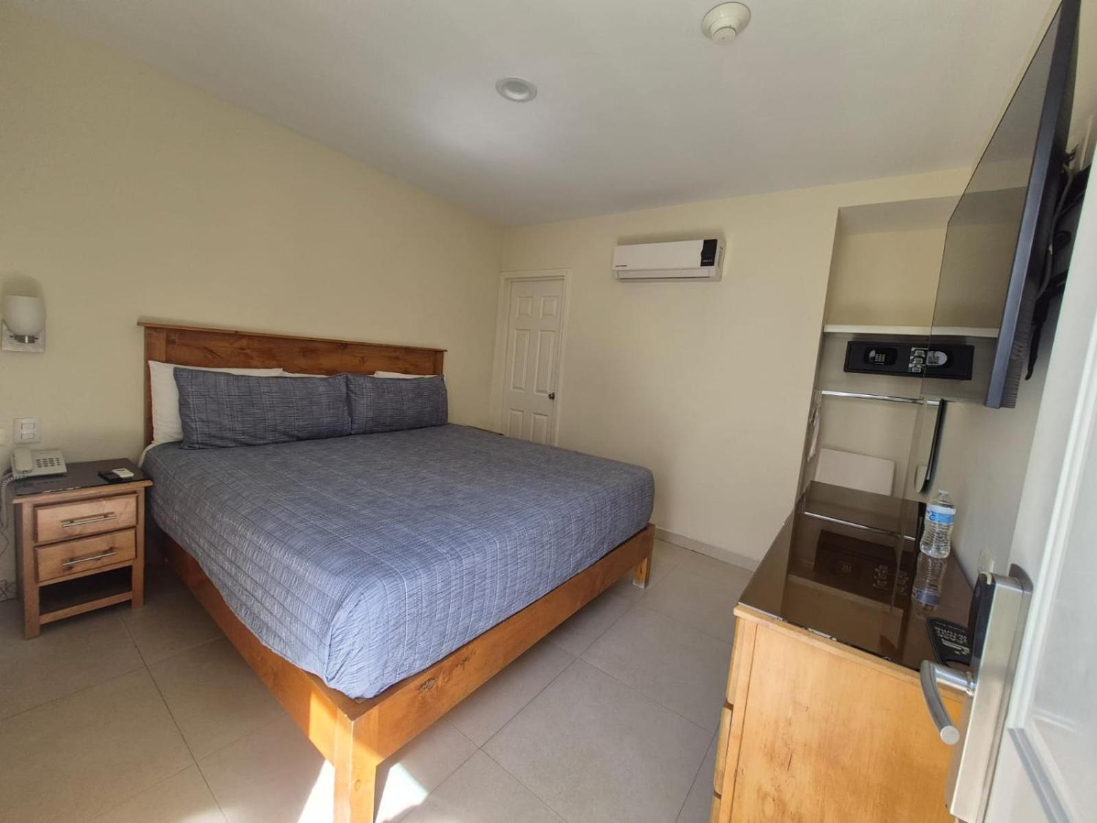 Double Room,1758451222:JPEG