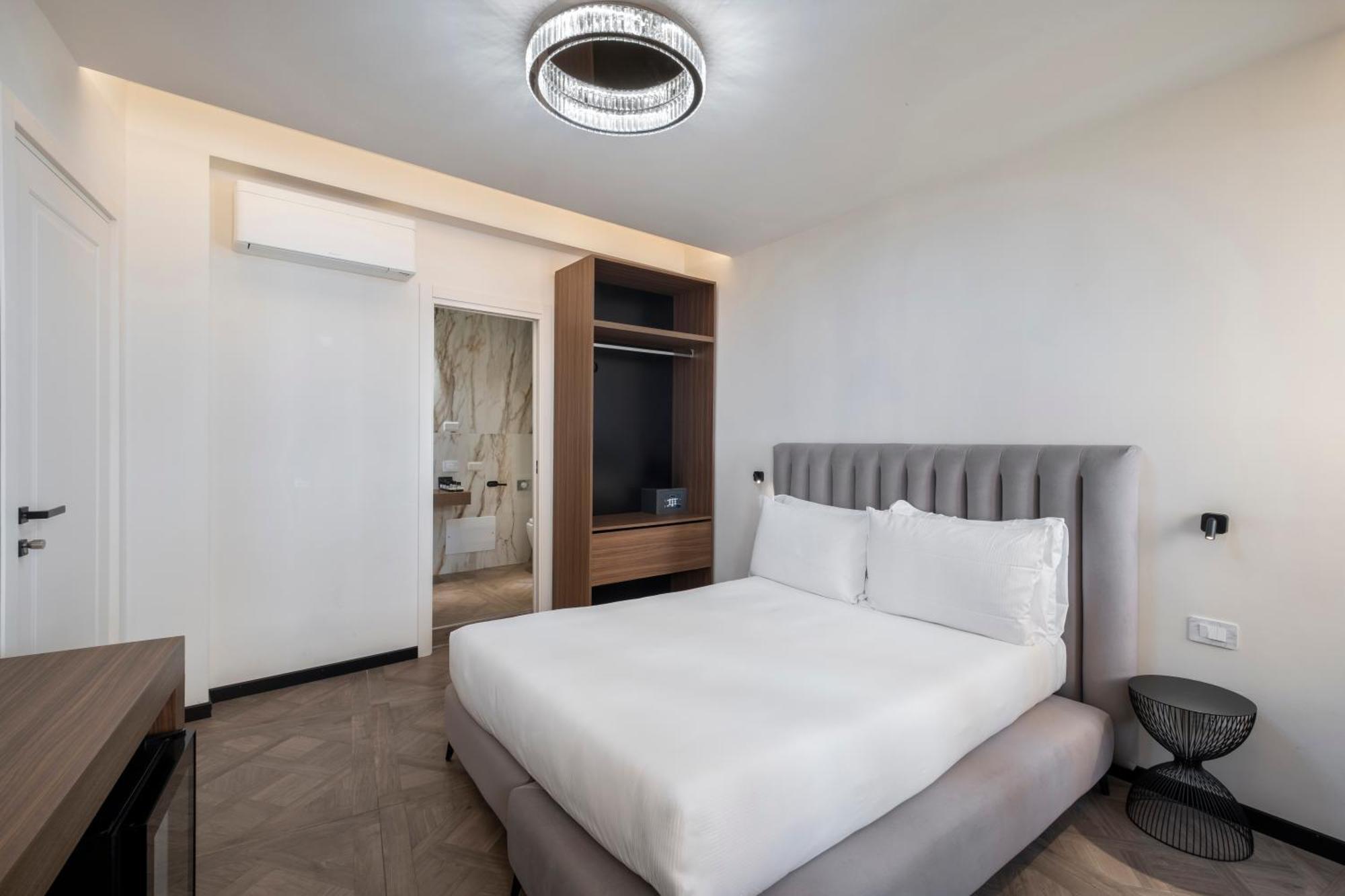 Superior Room,1758597046:JPEG