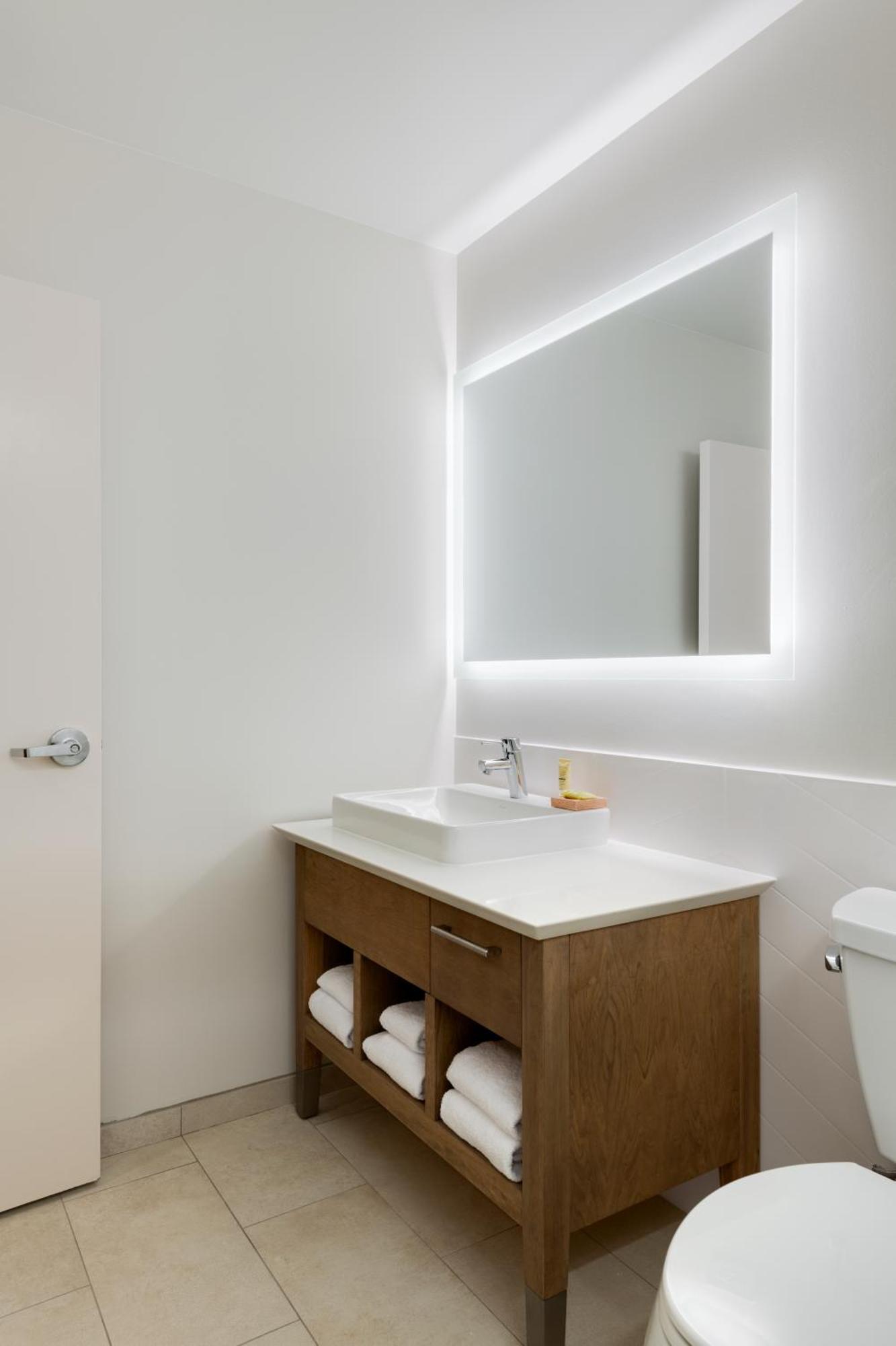 Urban King Room