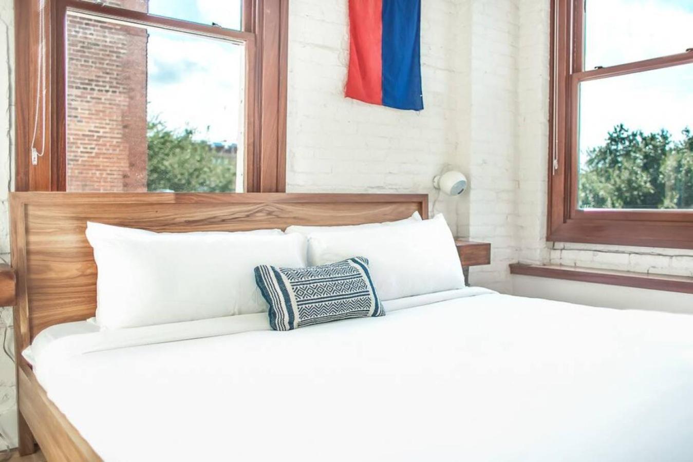 One-Bedroom Deluxe Apartment