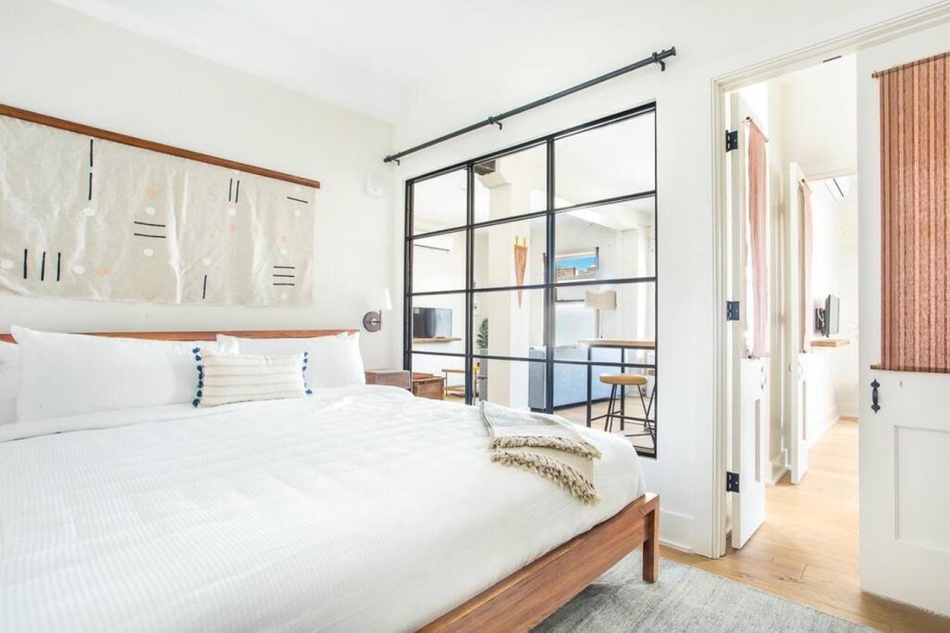 Two-Bedroom Deluxe Apartment