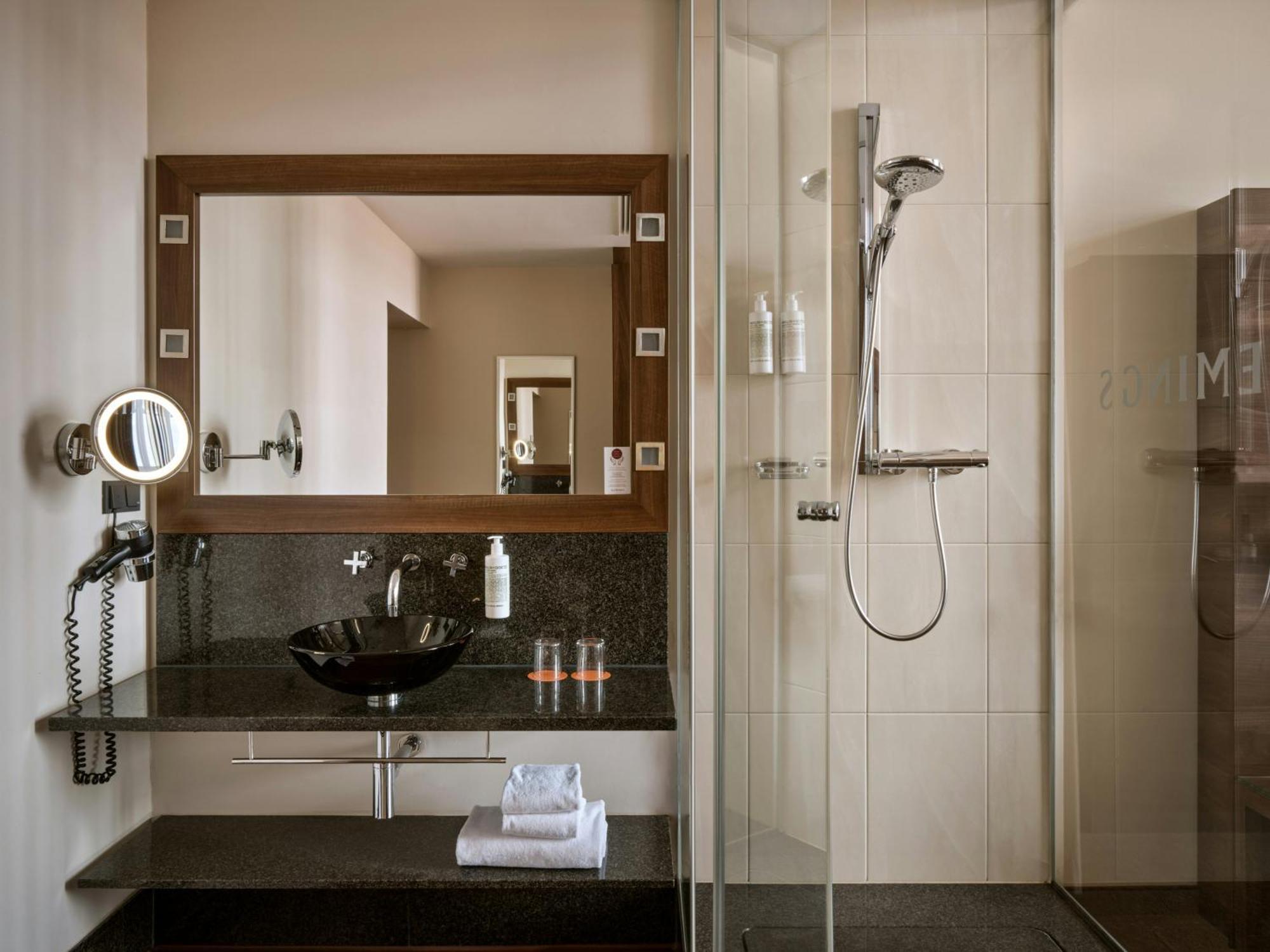 Superior Plus King Room City View