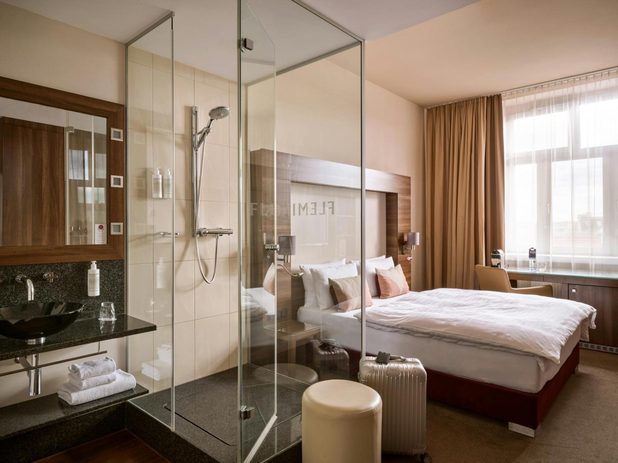 Superior Plus Queen room
