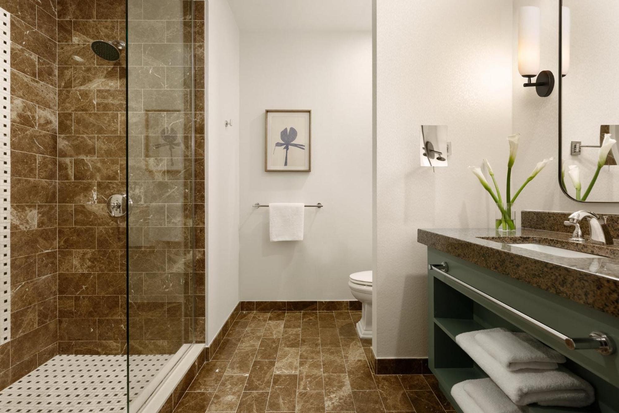 Queen Room - Hearing Accessible