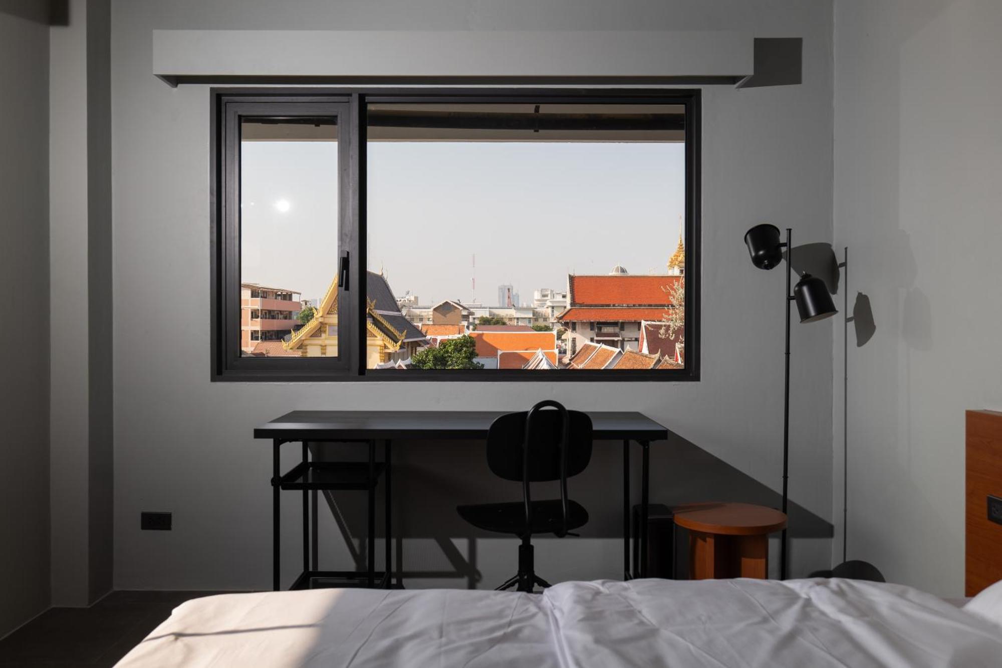 Deluxe Private Room with Temple View