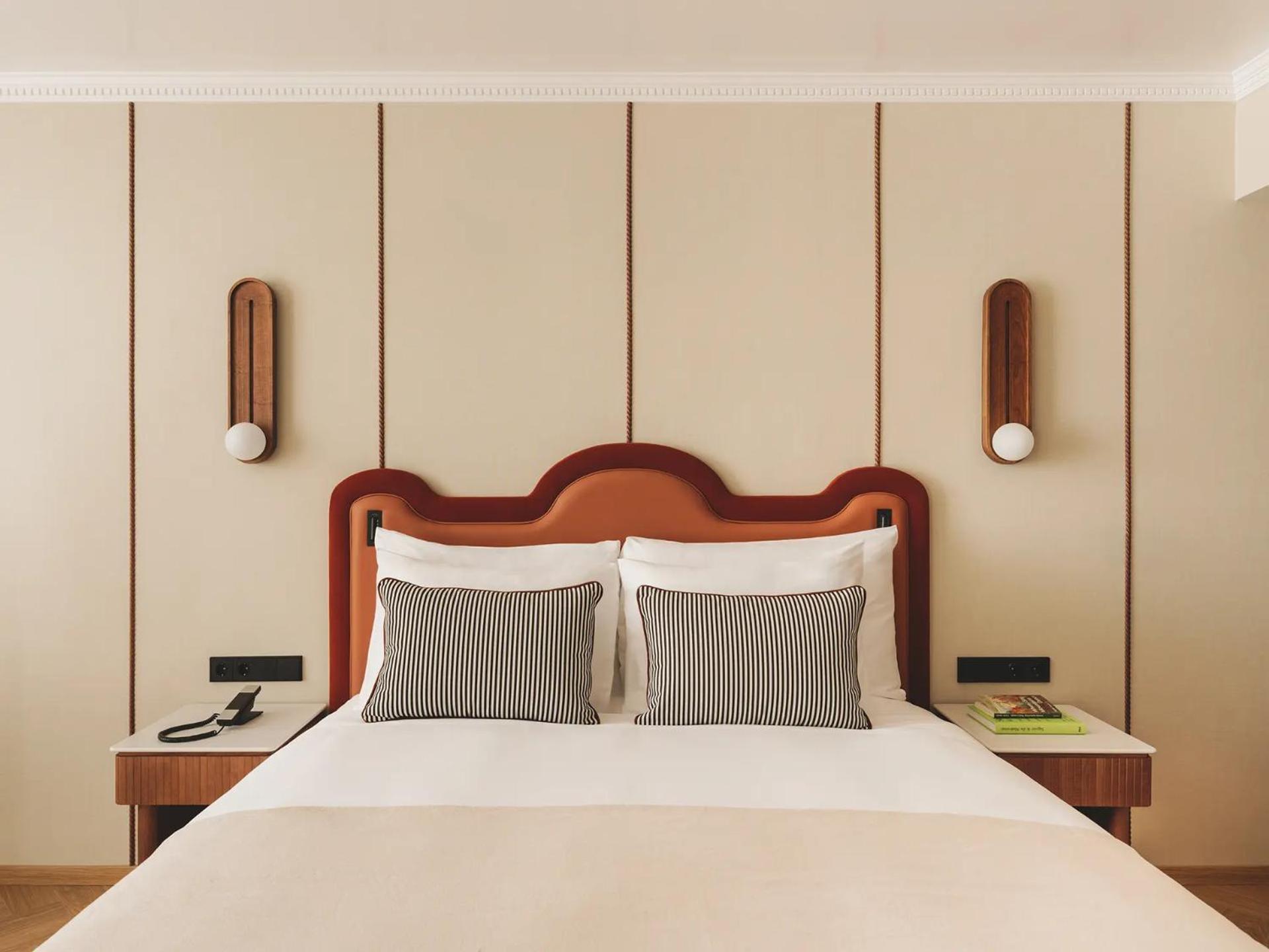 Deluxe Queen Room