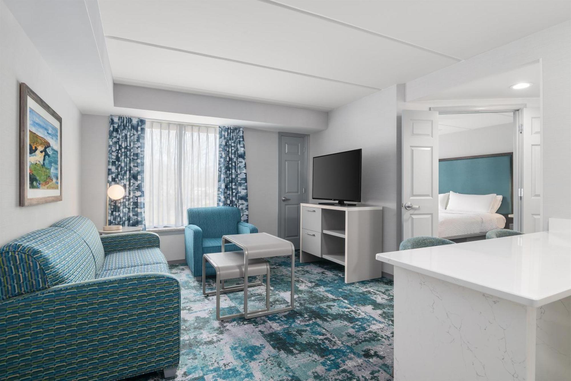 One-Bedroom King Suite - Non-Smoking