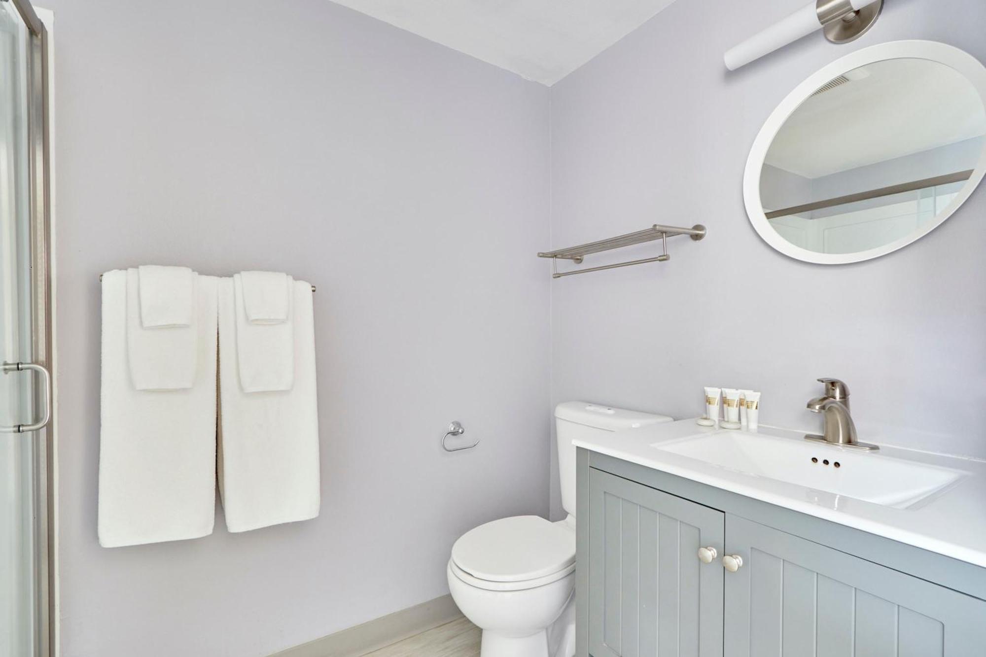 One-Bedroom Suite (Self Check-in with Virtual Front Desk)