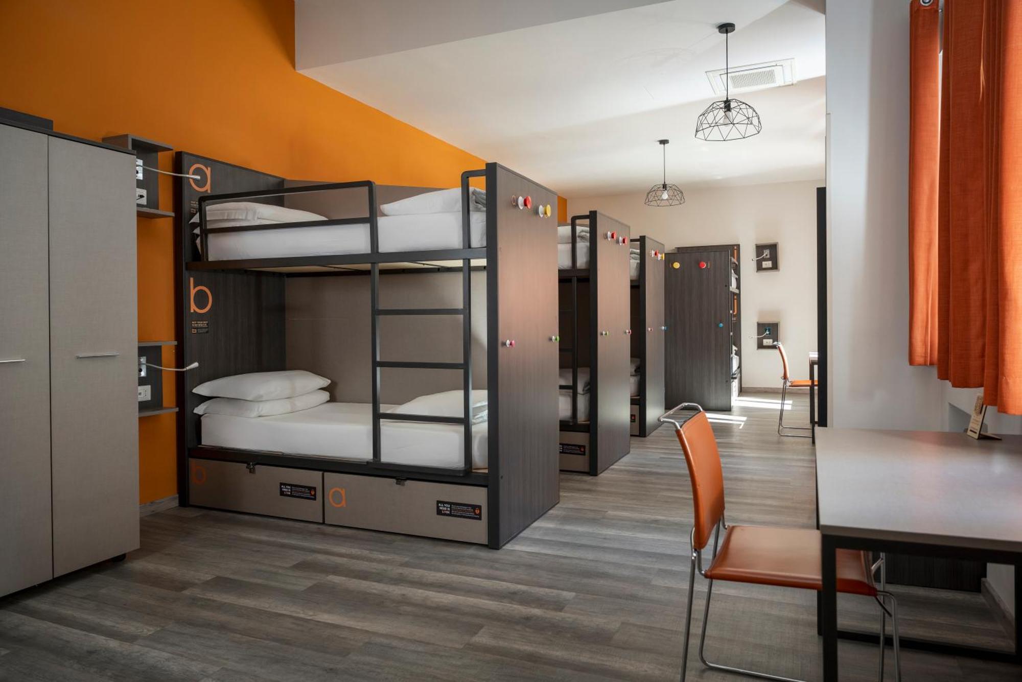 Single Bed Mixed Dormitory Room